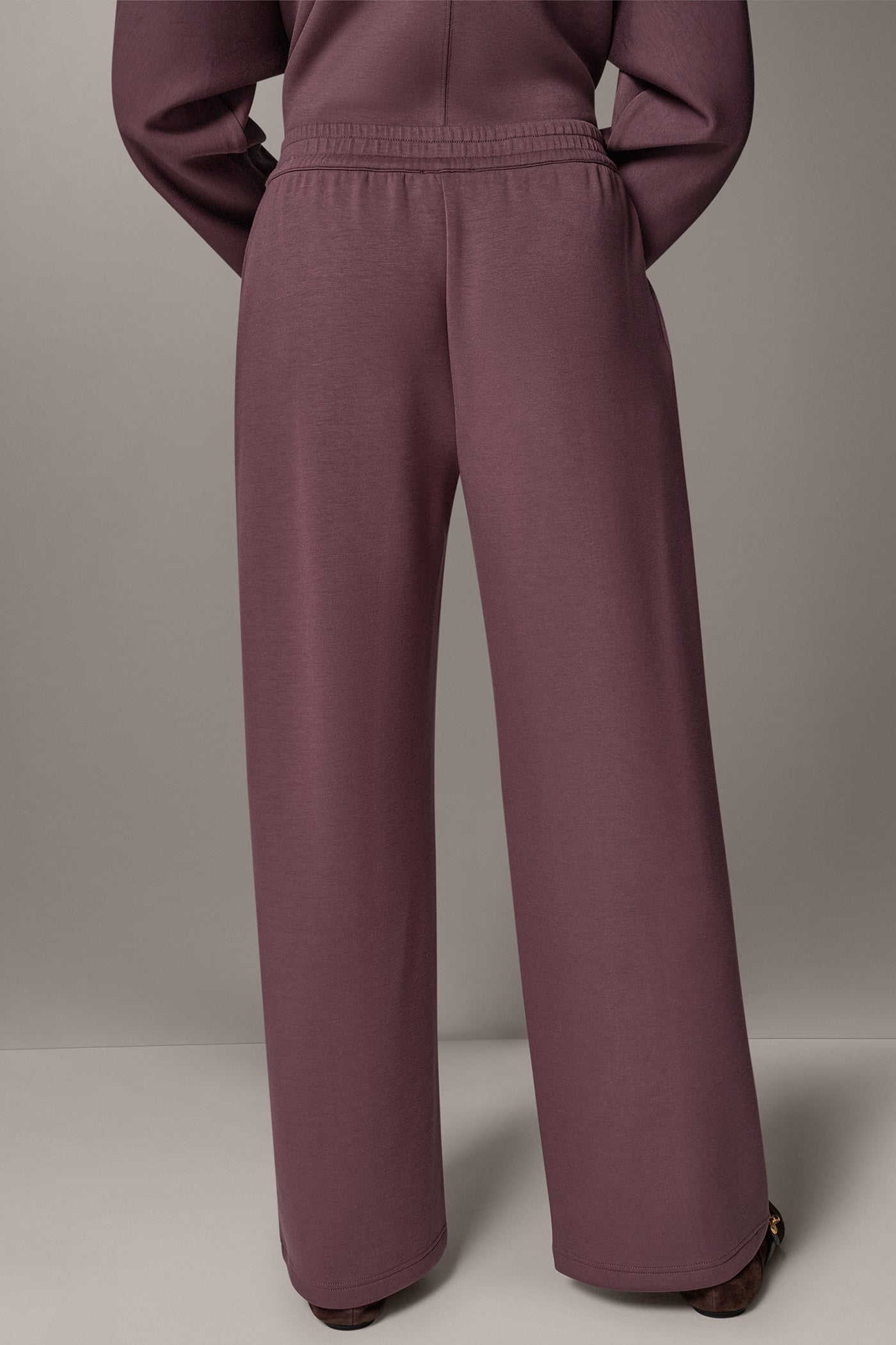 JET SETTER PINTUCK PANT VIEW 3