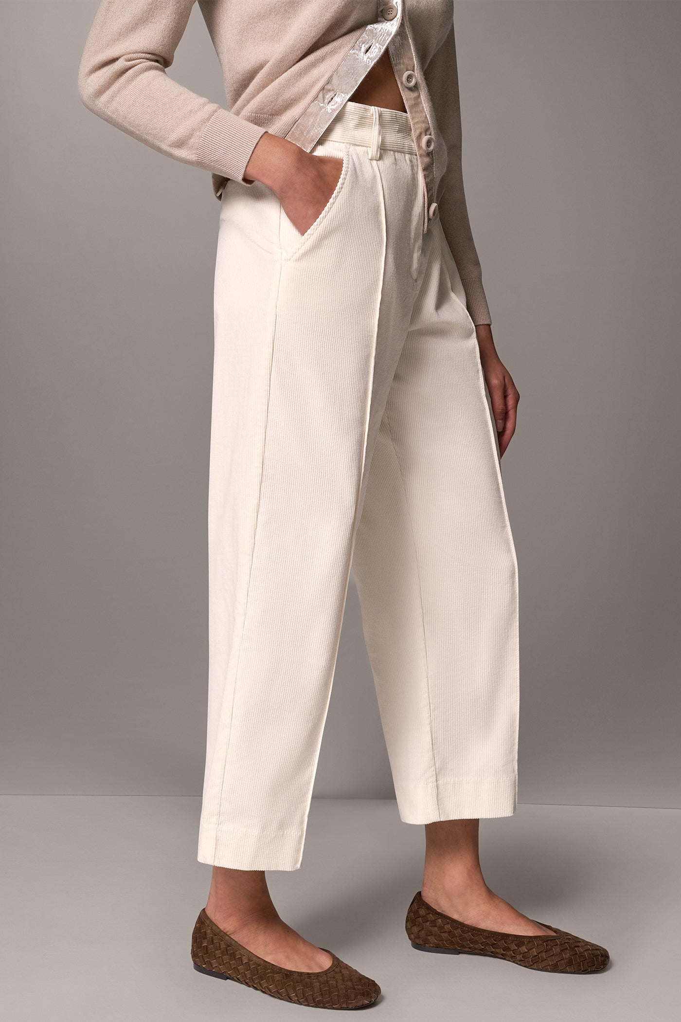 CROPPED CORDUROY PINTUCK PANT VIEW 2