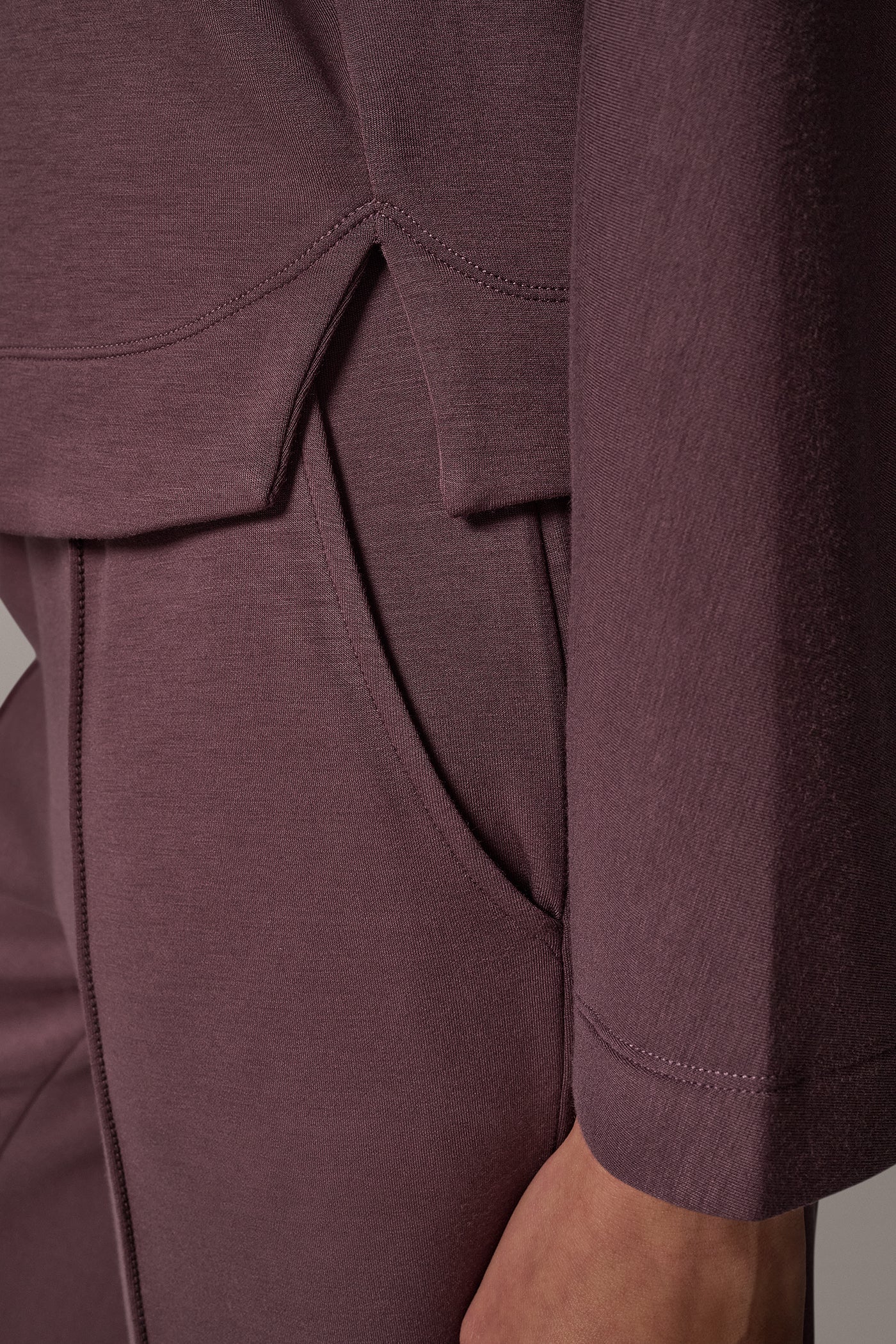 JET SETTER CROSSOVER V-NECK TOP VIEW 5