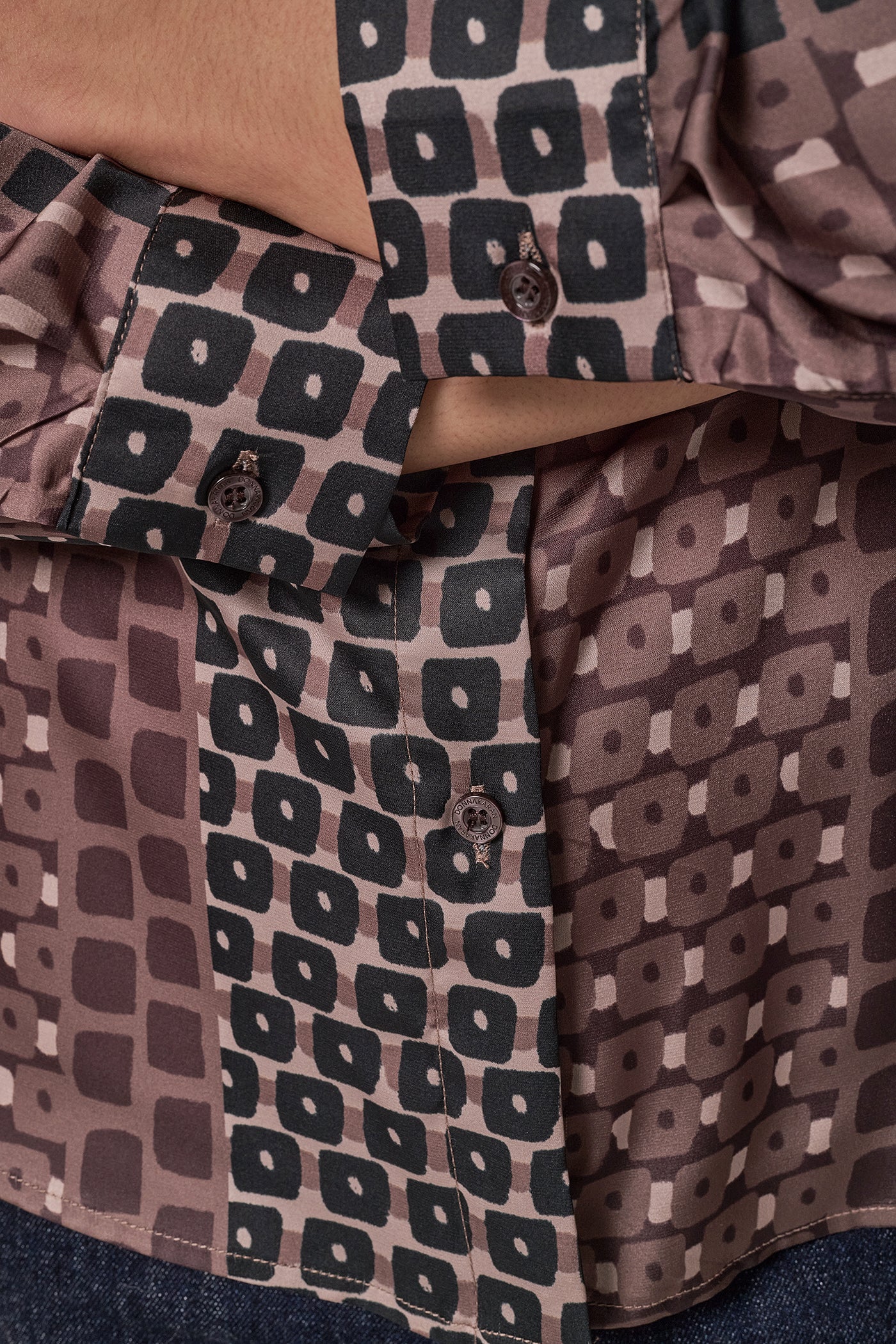 SATIN GEOMETRIC PRINT BLOUSE VIEW 5