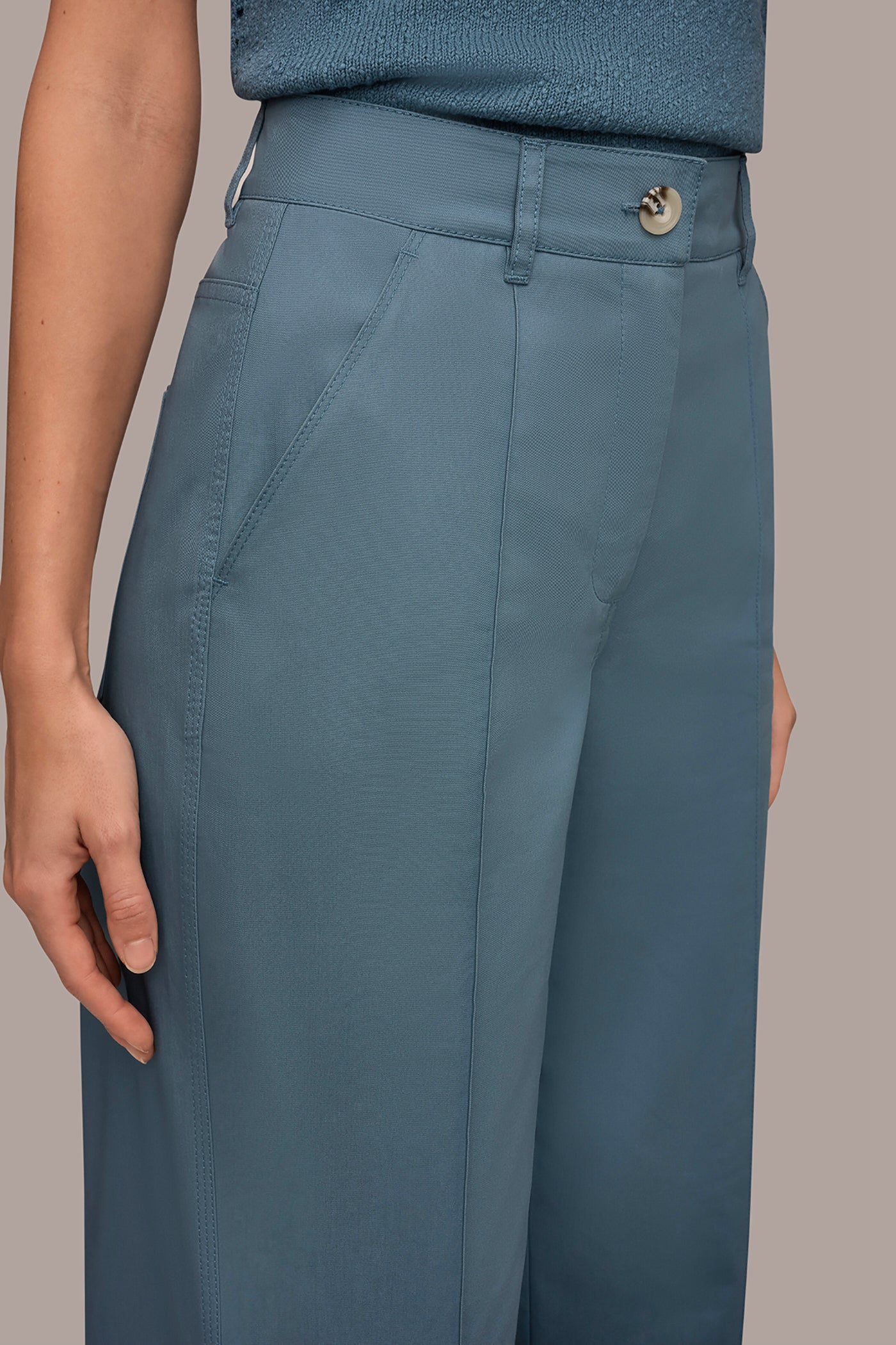 COTTON HIGH-RISE PINTUCKED WIDE-LEG TROUSER VIEW 4 | Donna Karan Weekend Bottoms