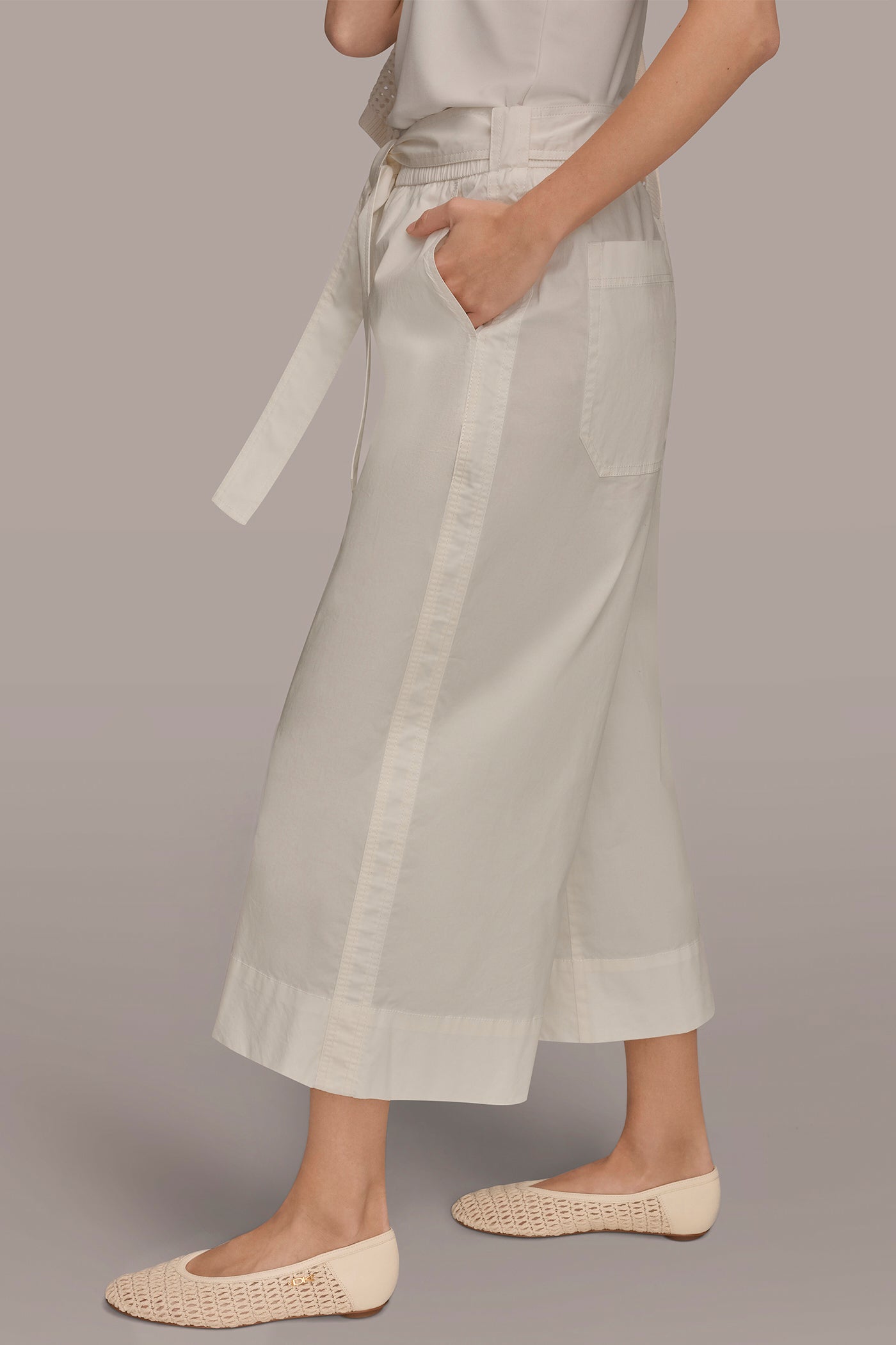 CROPPED MID-RISE WIDE-LEG PANT VIEW 3 | Donna Karan Weekend Bottoms