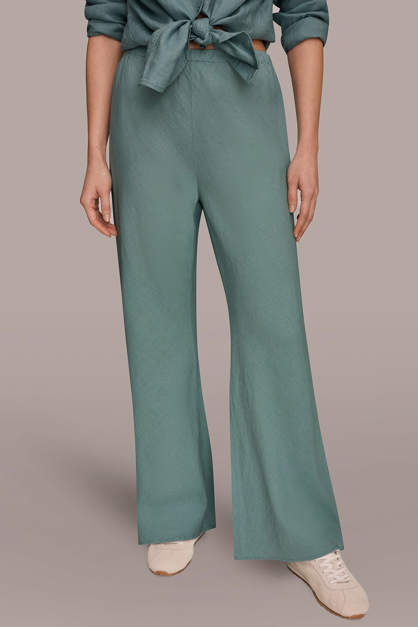 LINEN-BLEND MID-RISE RELAXED ANKLE PANT | View 1 | Donna Karan Weekend Bottoms