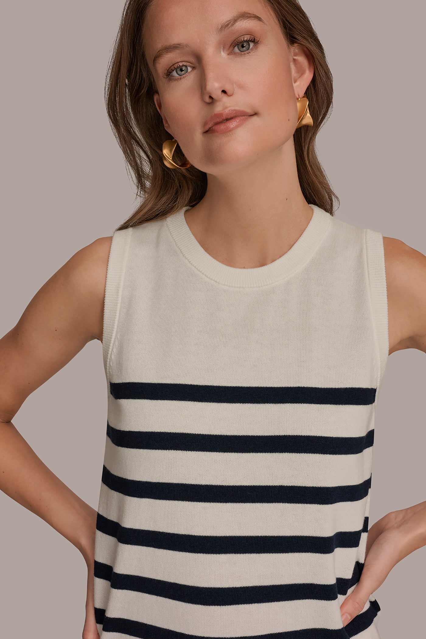 COTTON AND CASHMERE SLEEVELESS STRIPED SWEATER VIEW 4 | Donna Karan Weekend Tops