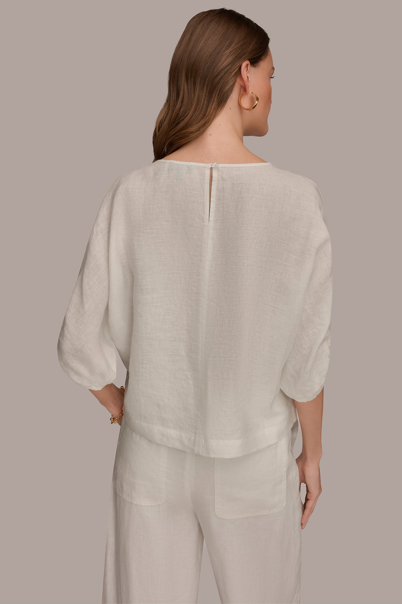 LINEN TWIST CUFF SLEEVE BLOUSE | View 2 | Donna Karan Weekend Tops