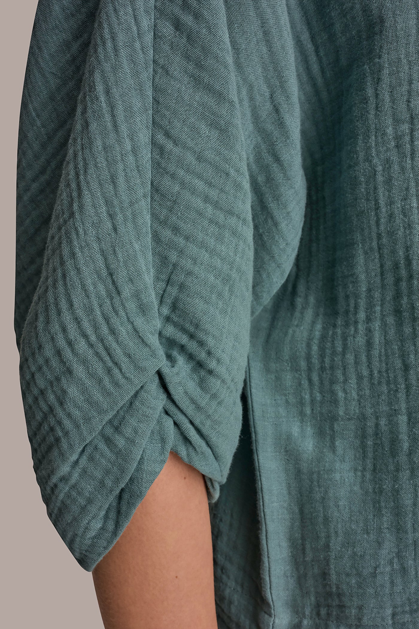 COTTON-GAUZE TWIST CUFF SLEEVE BLOUSE VIEW 5 | New clothing