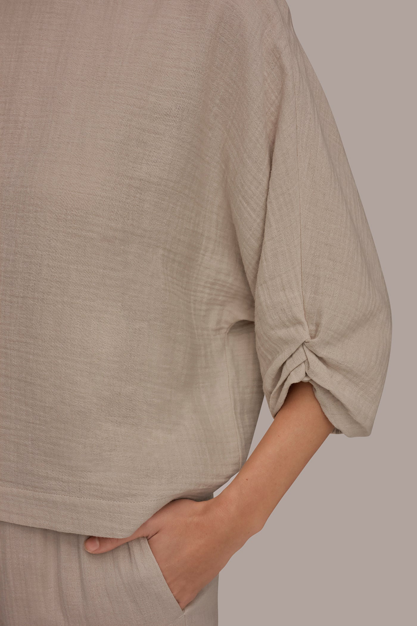 COTTON-GAUZE TWIST CUFF SLEEVE BLOUSE VIEW 5 | New clothing