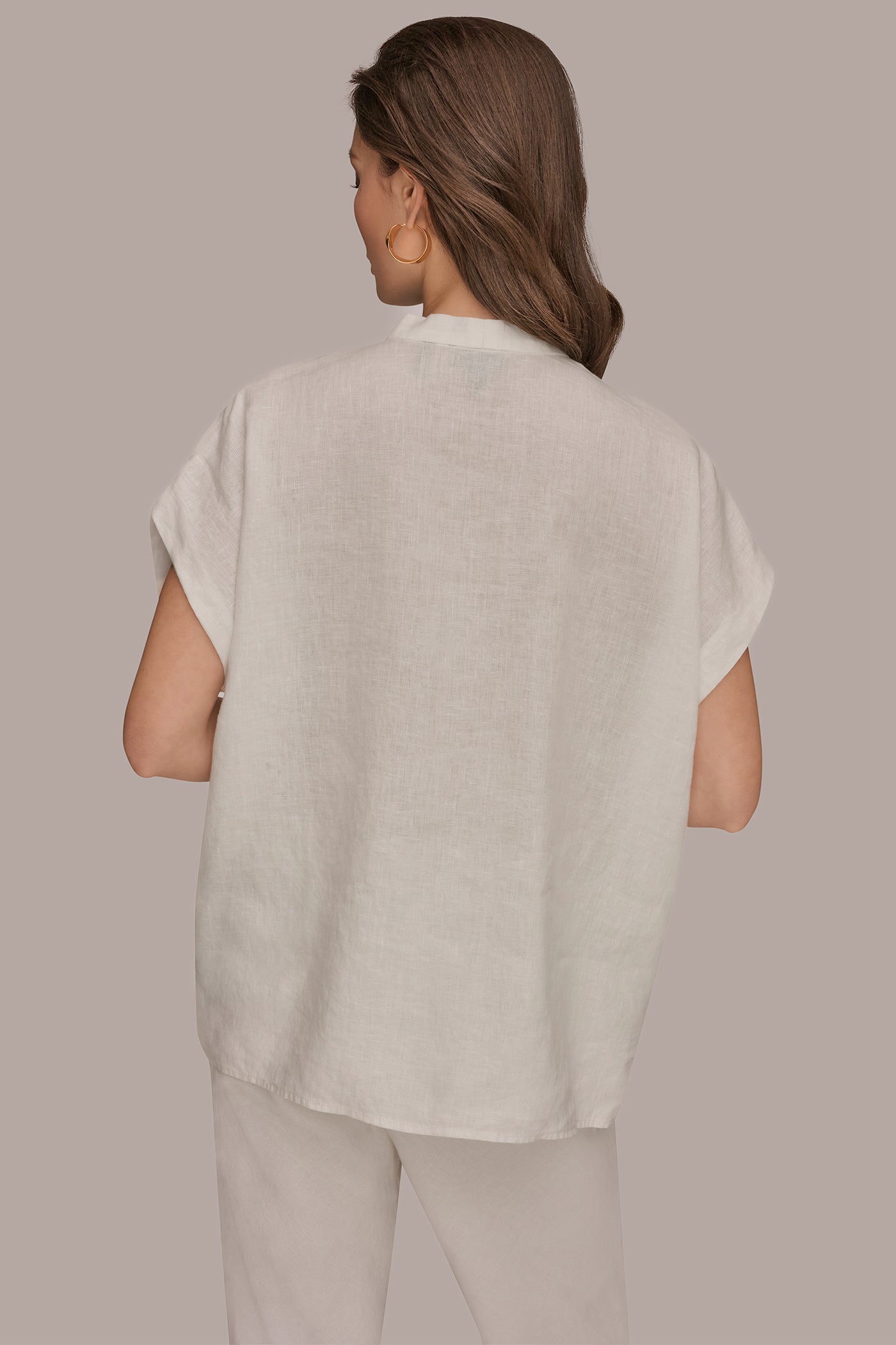 LINEN SLEEVELESS BLOUSE | View 2 | Donna Karan Weekend Tops