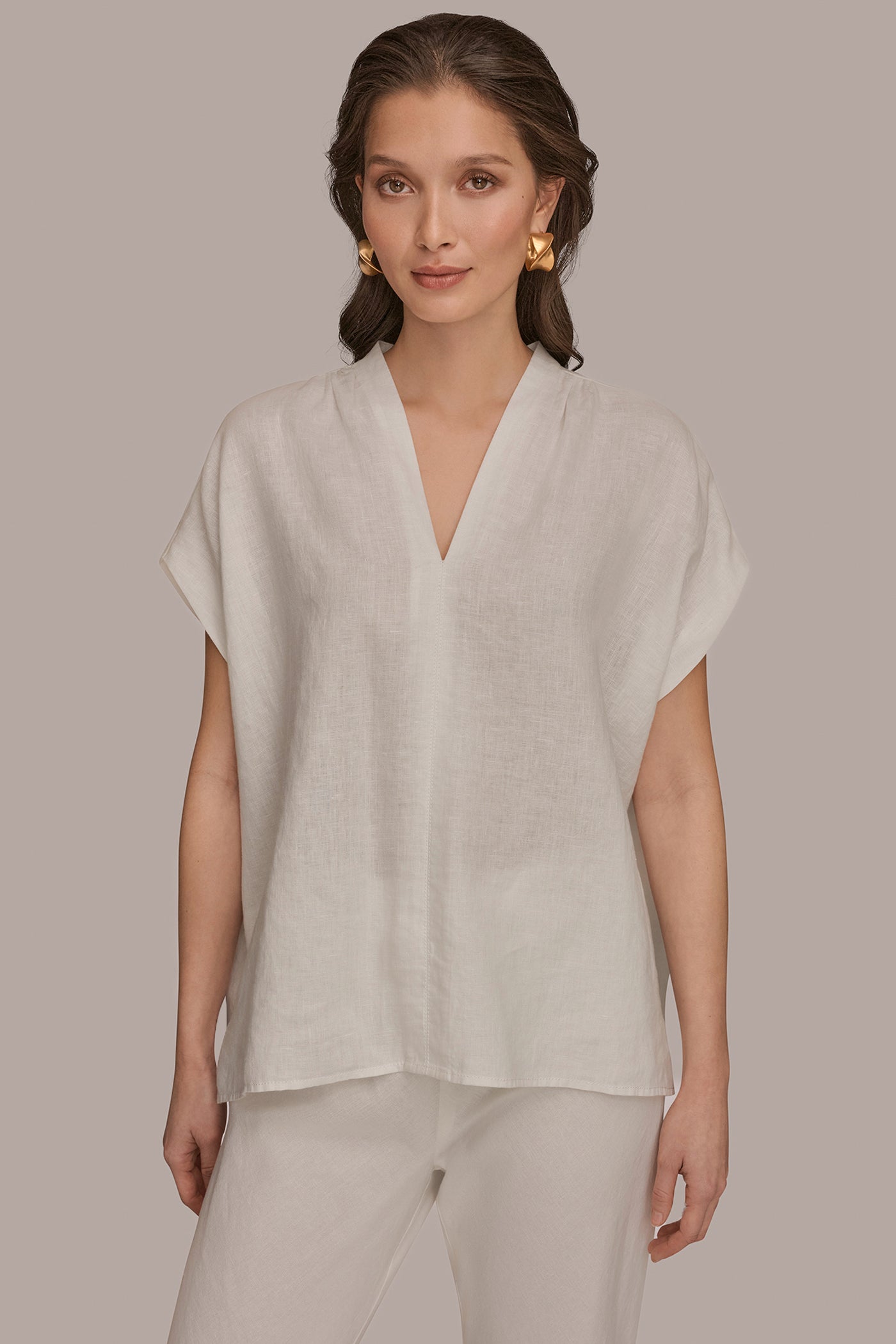 LINEN SLEEVELESS BLOUSE | View 1 | Donna Karan Weekend Tops