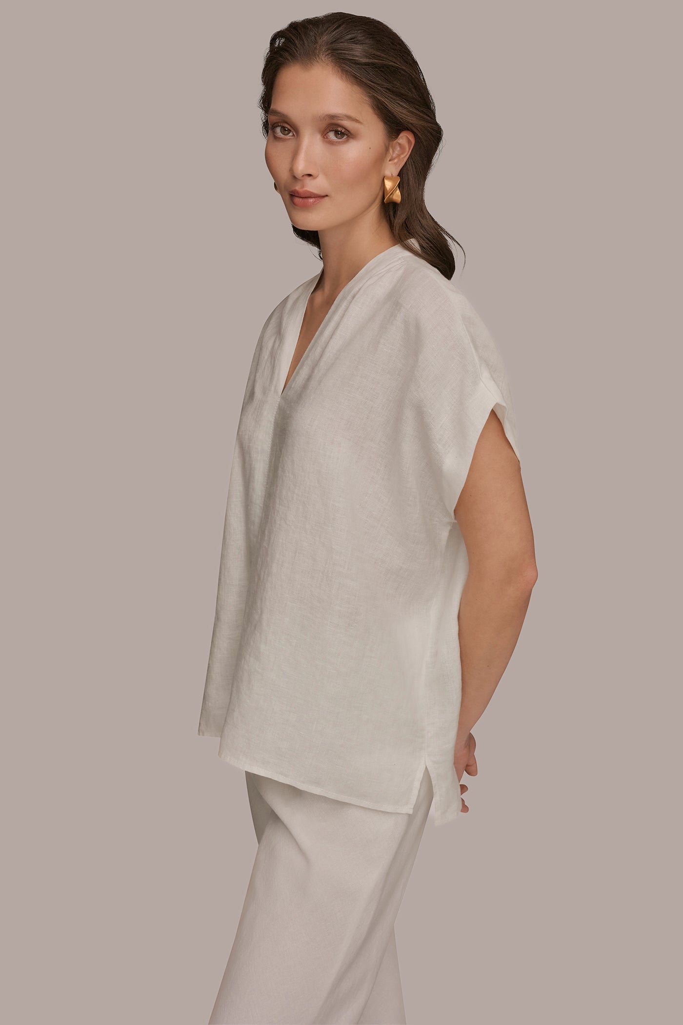LINEN SLEEVELESS BLOUSE VIEW 3 | Donna Karan Weekend Tops