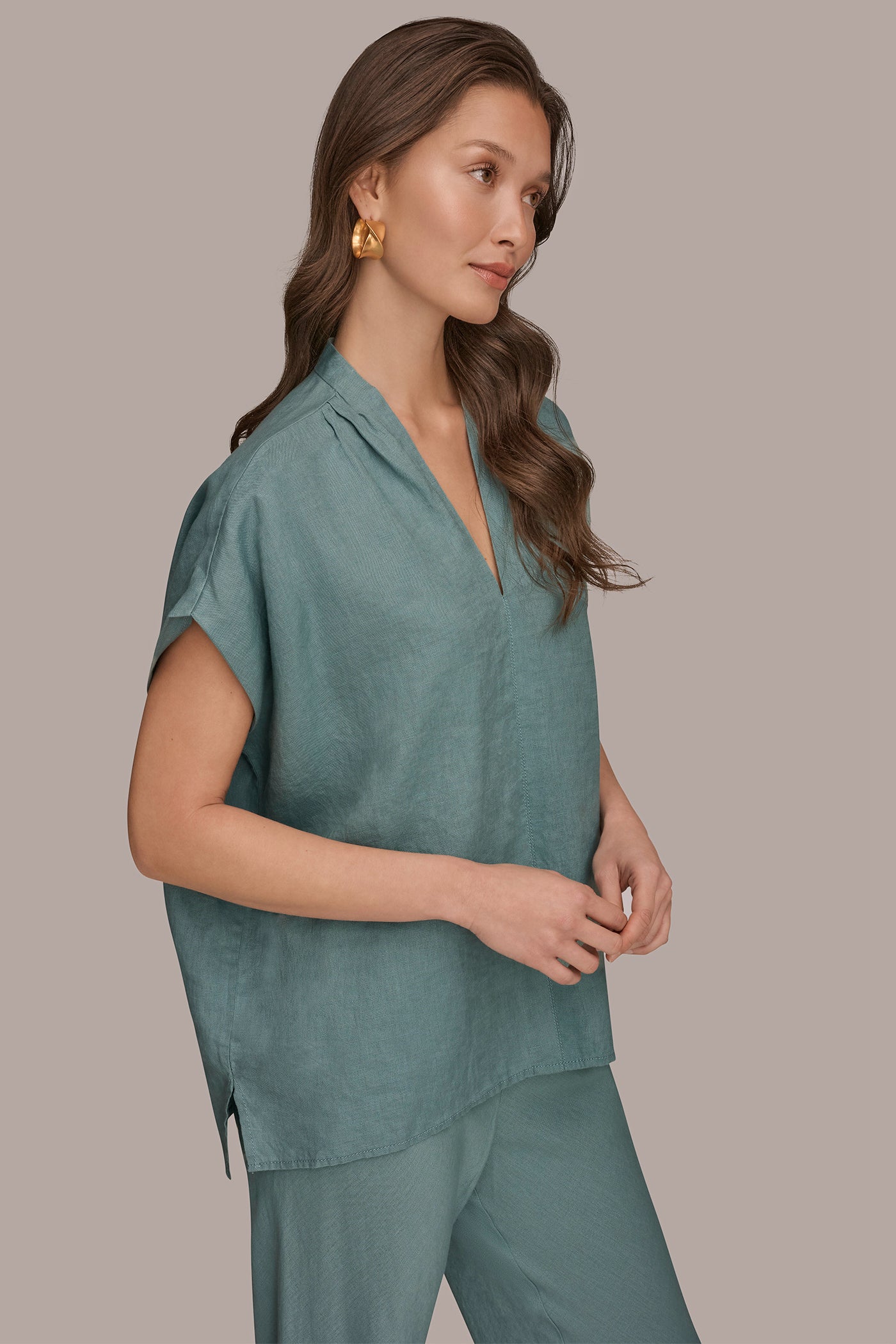 LINEN SLEEVELESS BLOUSE VIEW 3 | Donna Karan Weekend Tops