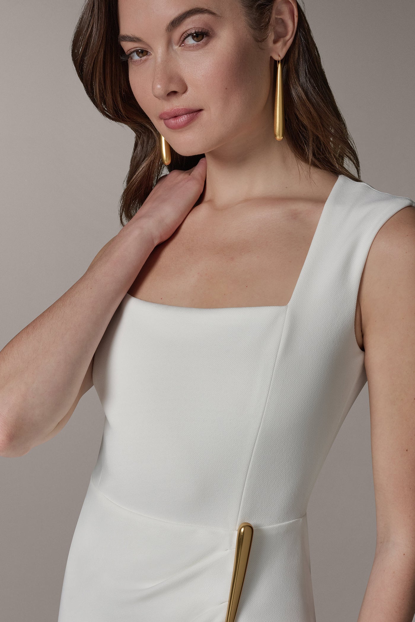 SLEEVELESS WRAP-EFFECT MIDI DRESS VIEW 5 | Cocktail & Party