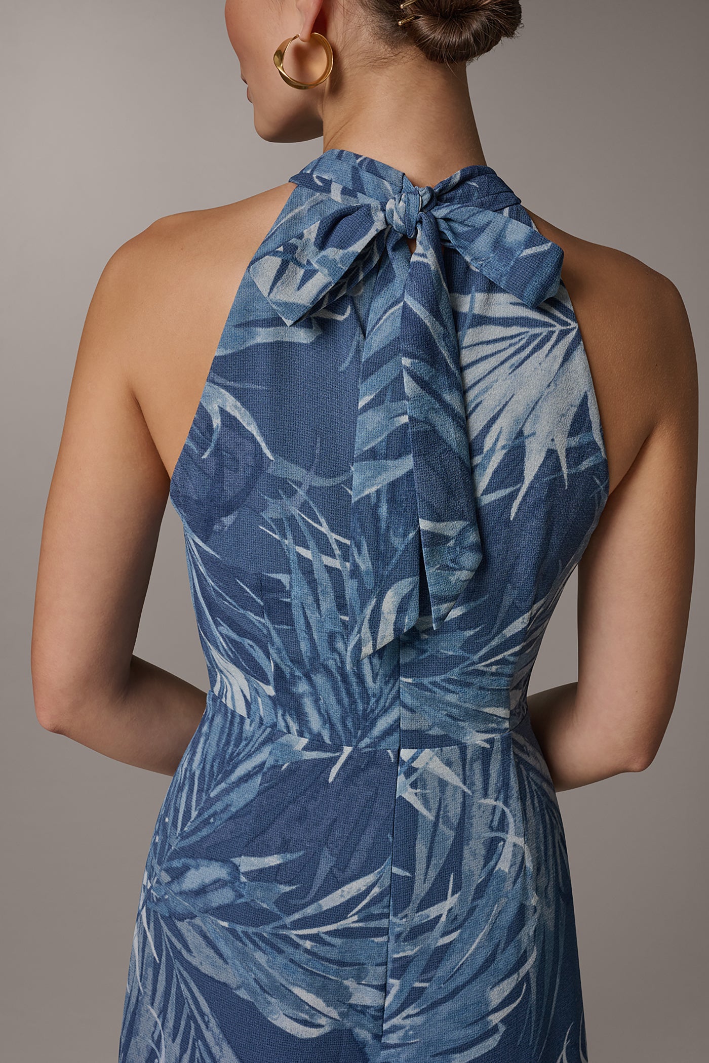 SLEEVELESS PRINT MIDI HALTER DRESS VIEW 5 | Cocktail & Party