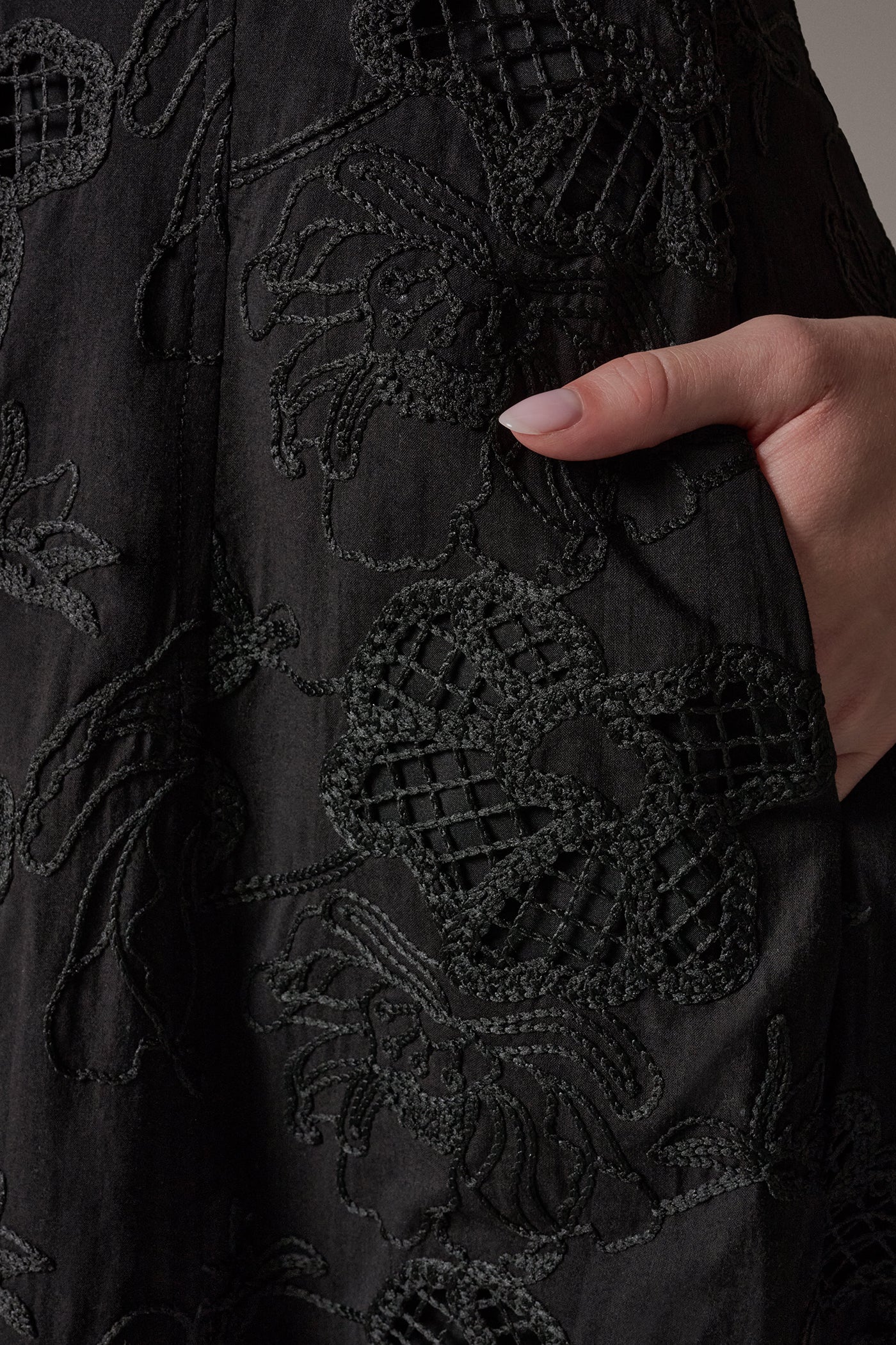 SLEEVELESS SWEETHEART MIDI HALTER DRESS VIEW 6 | Cocktail & Party