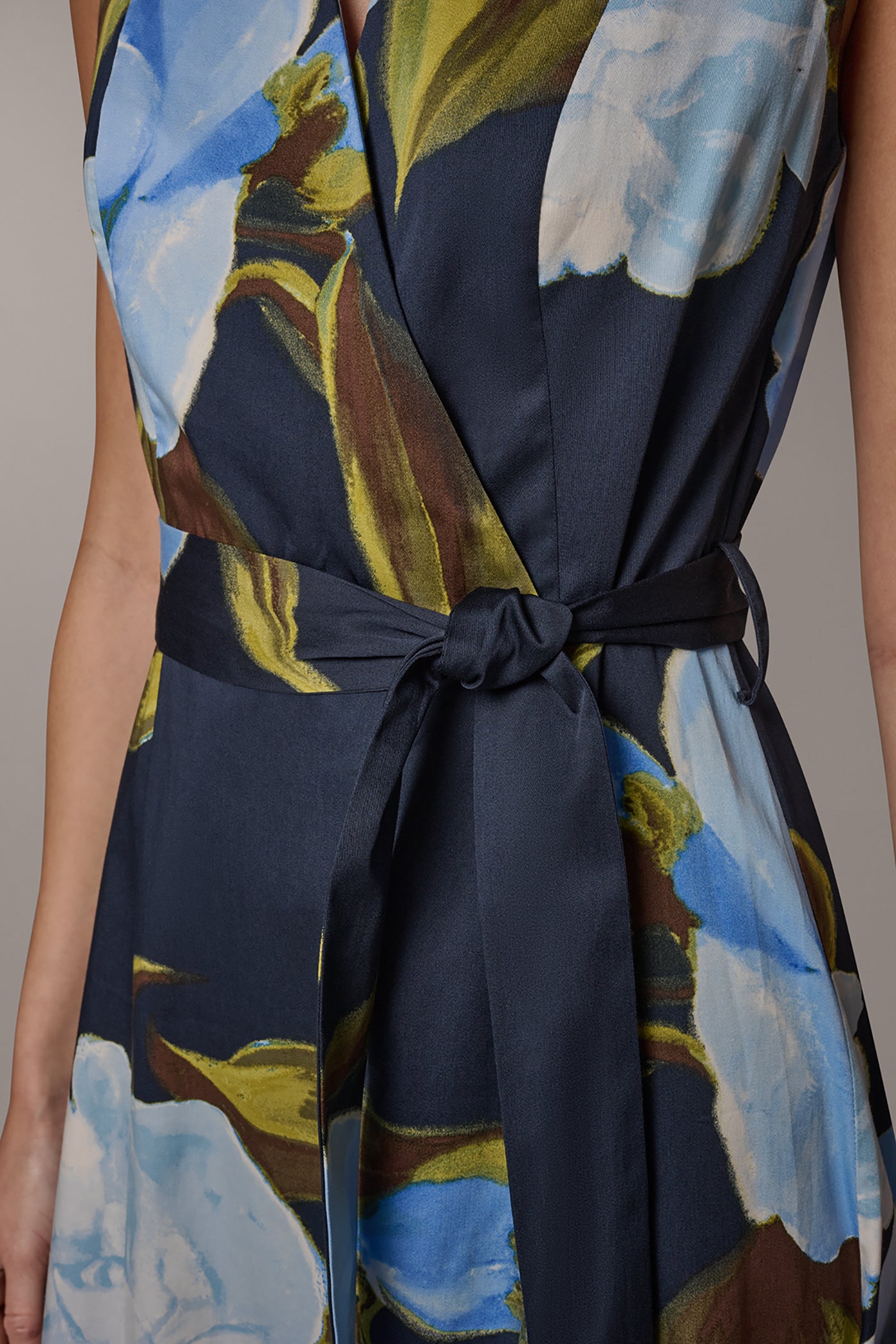 SLEEVELESS WRAP-EFFECT MIDI DRESS VIEW 5 | New clothing