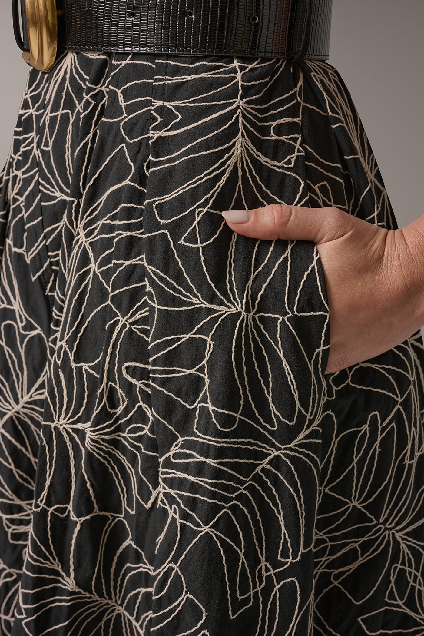 SLEEVELESS PLEATED MIDI A-LINE DRESS VIEW 5 | Cocktail & Party