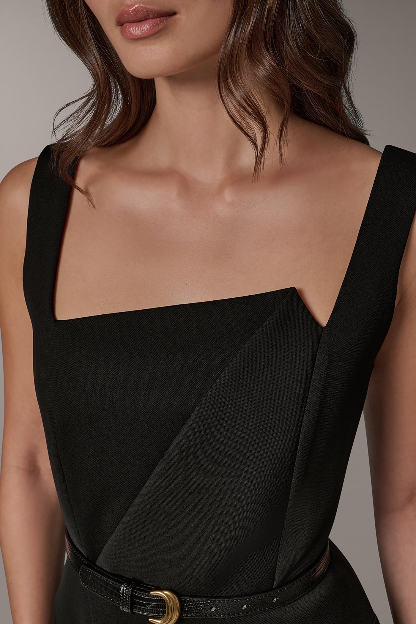 SLEEVELESS SHEATH DRESS VIEW 5