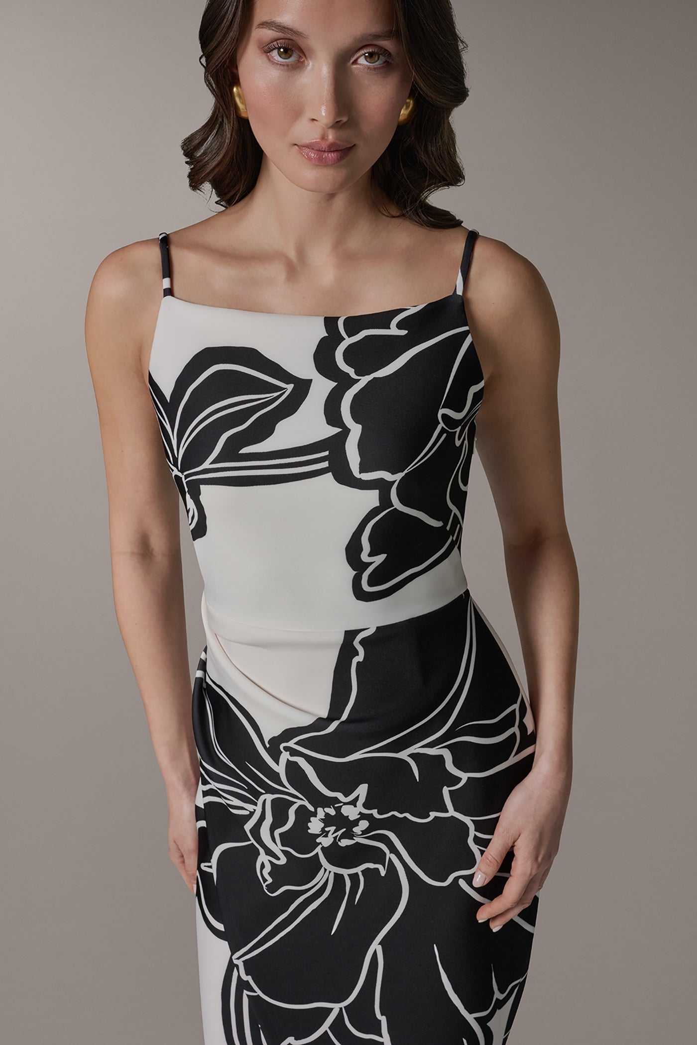 SLEEVELESS TWO-TONE FLORAL MIDI SHEATH DRESS VIEW 4 | Dresses & Jumpsuits
