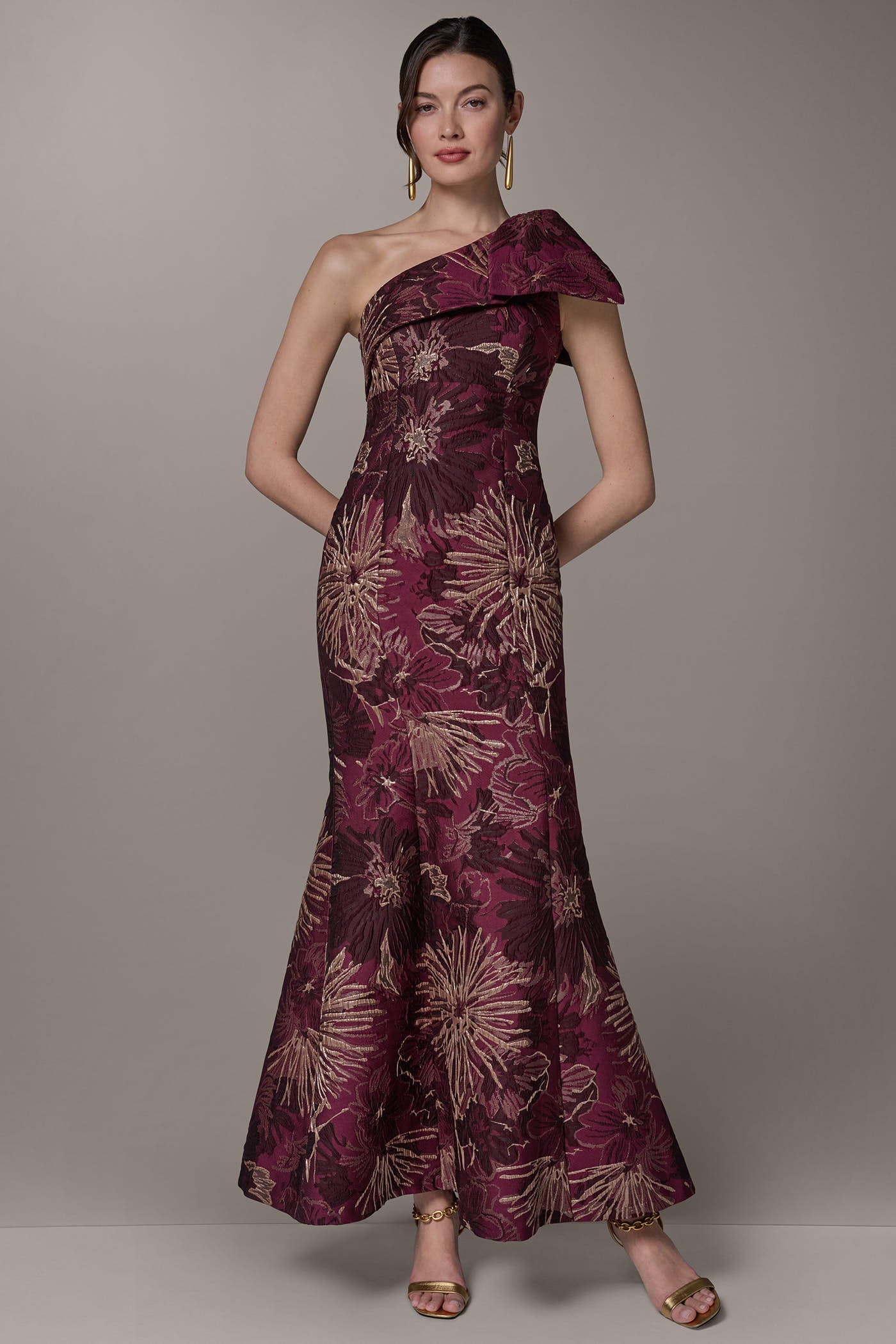 ONE SHOULDER FLORAL TRUMPET GOWN