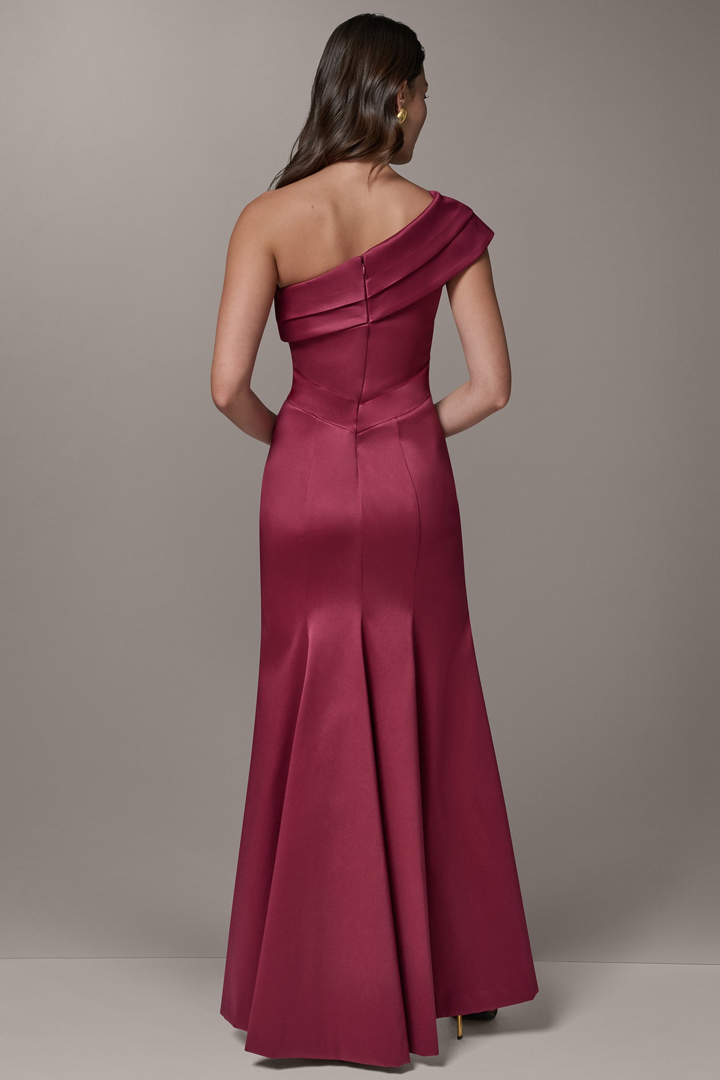 ONE-SHOULDER GOWN (alternate view)