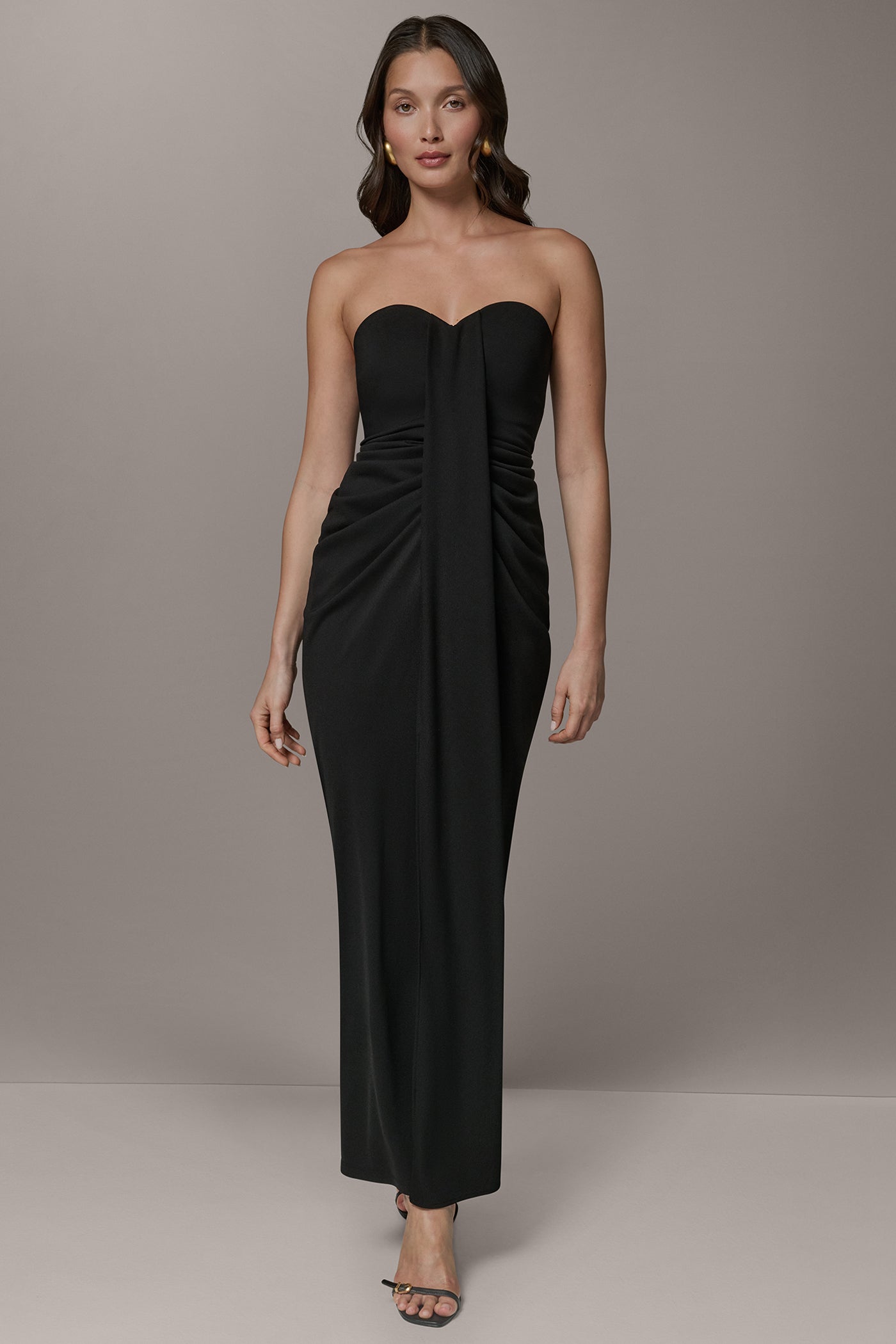 STRAPLESS SWEETHEART GOWN