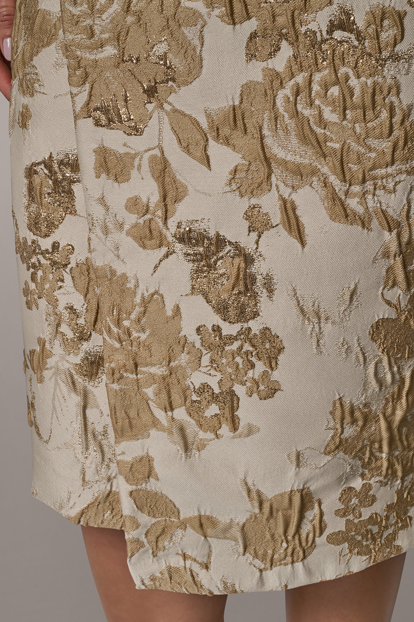 SLEEVELESS FLORAL MIDI SHEATH DRESS VIEW 5
