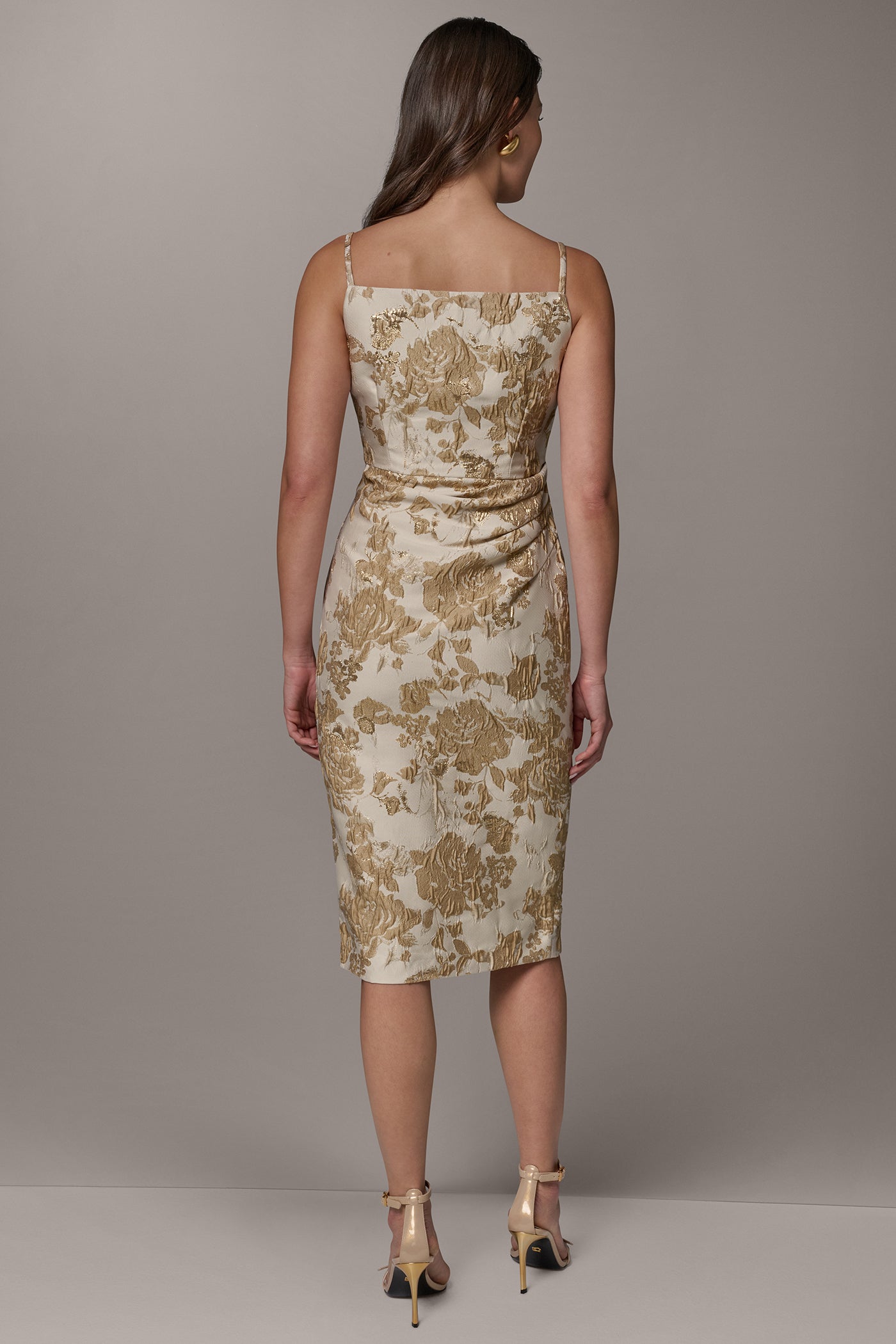 SLEEVELESS FLORAL MIDI SHEATH DRESS VIEW 4