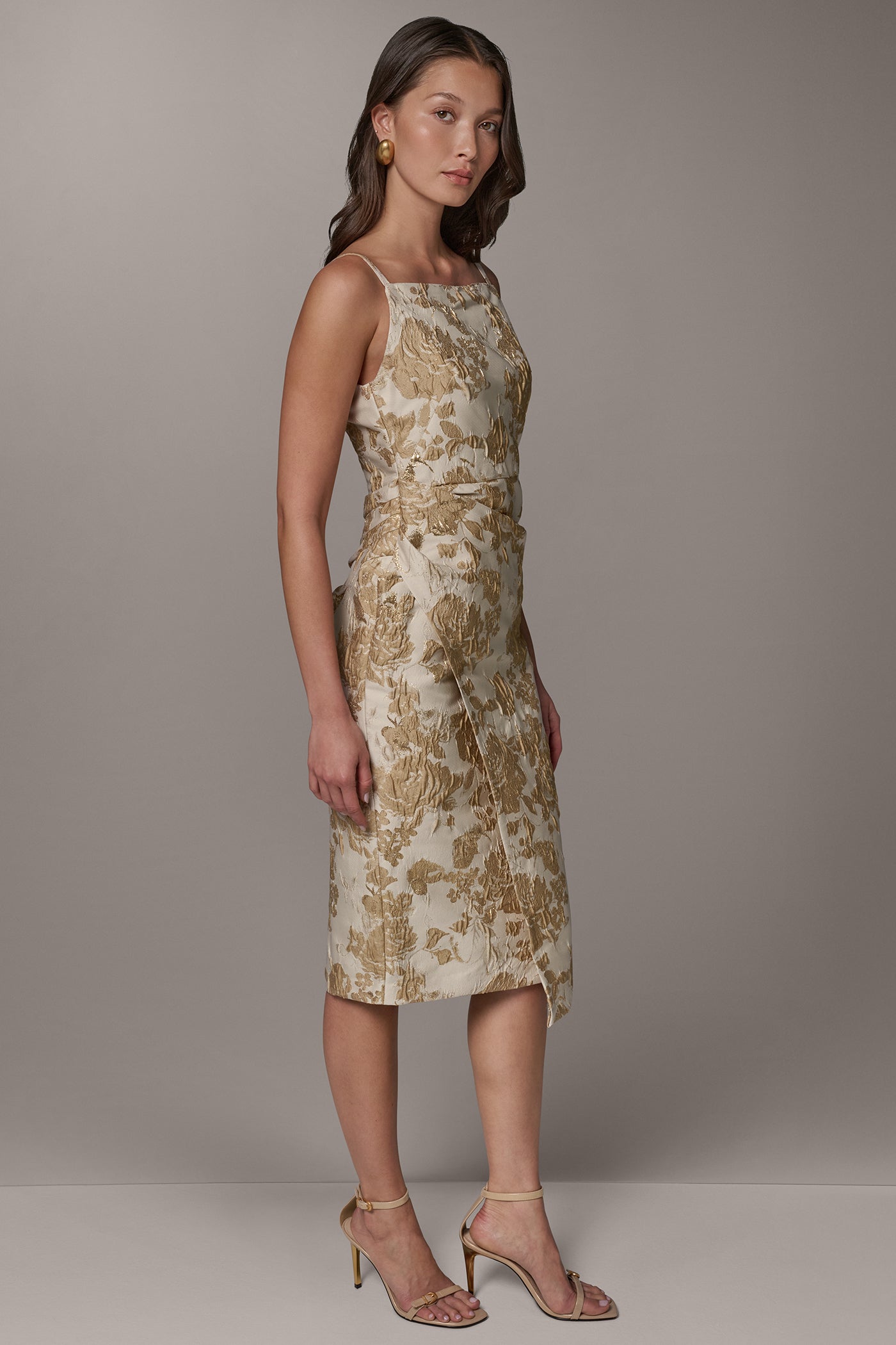 SLEEVELESS FLORAL MIDI SHEATH DRESS VIEW 3