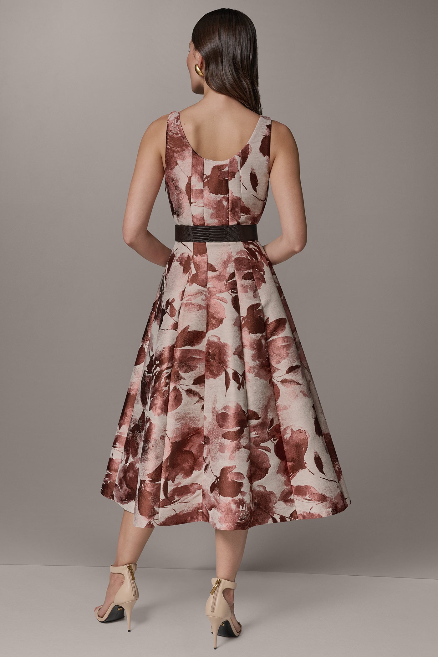 SLEEVELESS FLORAL MIDI FIT AND FLARE DRESS (alternate view)