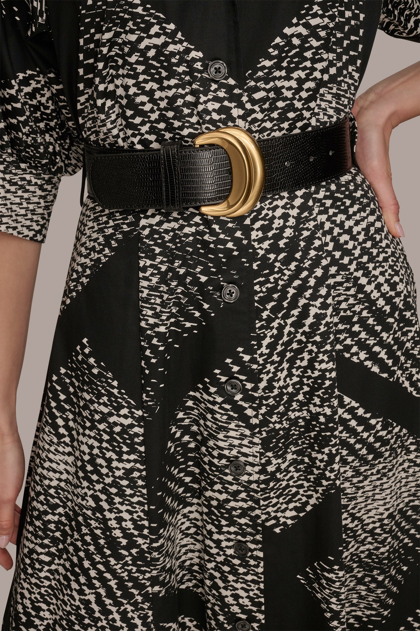 SHORT SLEEVE ABSTRACT BELTED MIDI SHIRT DRESS VIEW 6 | Essential Dresses