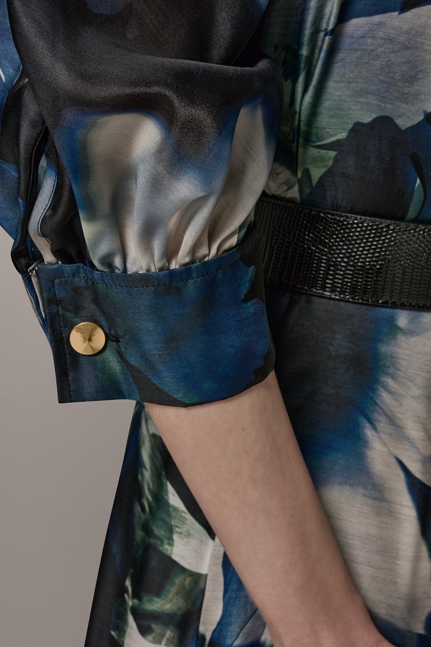 PUFF SLEEVE FLORAL MIDI SHIRT DRESS VIEW 6
