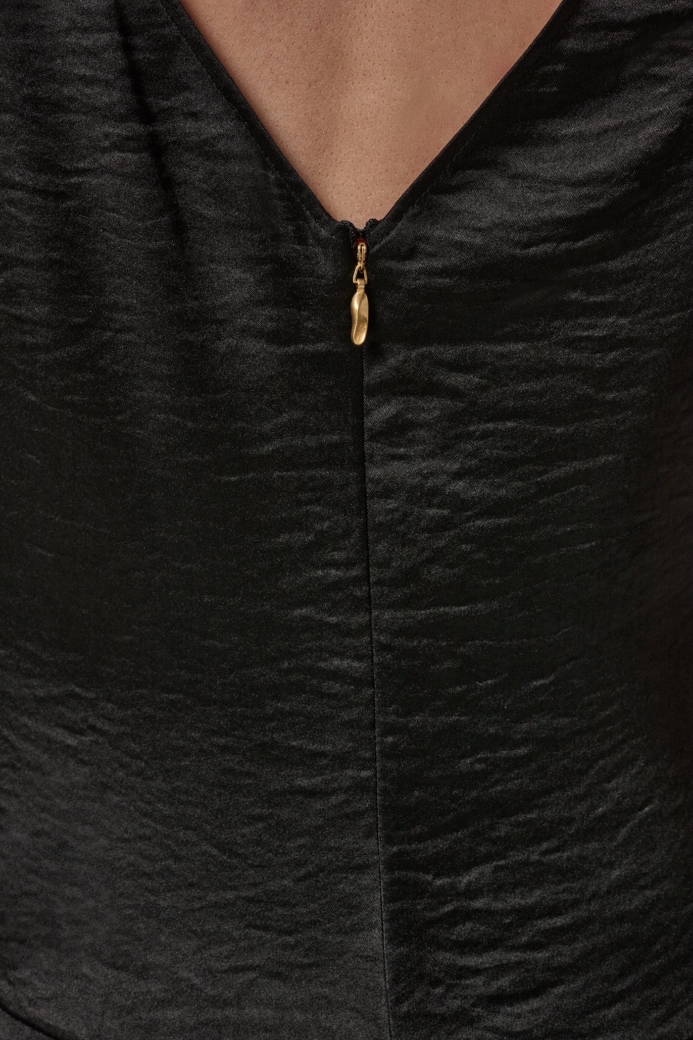 ASYMMETRIC WRAP-EFFECT MIDI DRESS VIEW 5