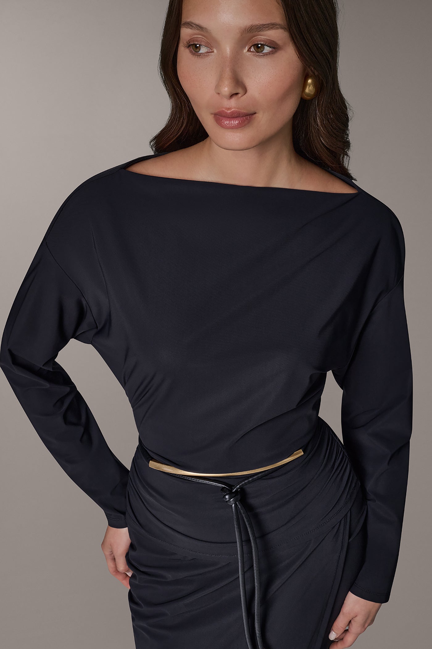 LUXE TOP AND PENCIL SKIRT VIEW 5