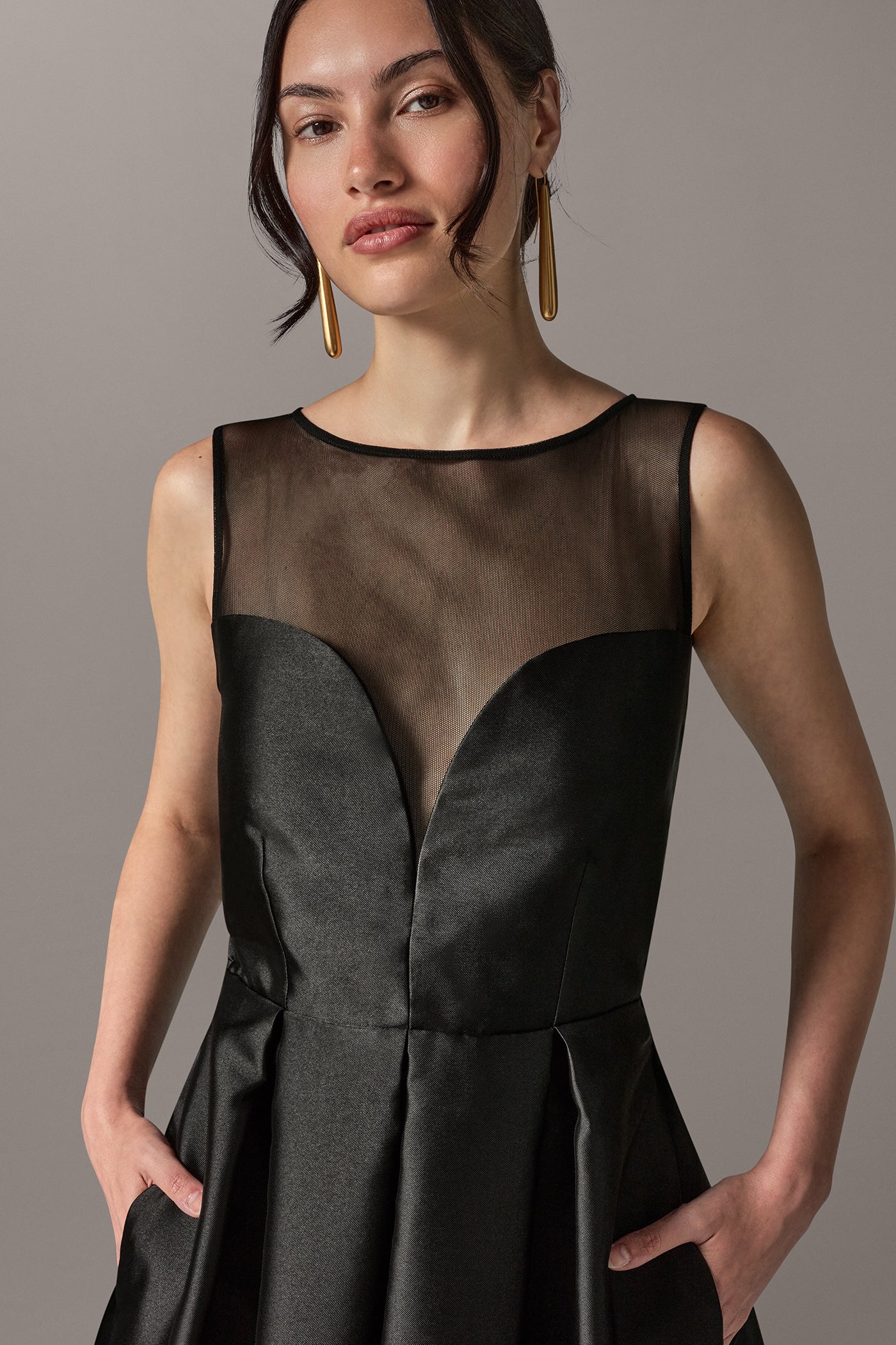 Donna Karan Women's Illusion Sweetheart Neck Gown in Black, Size 4