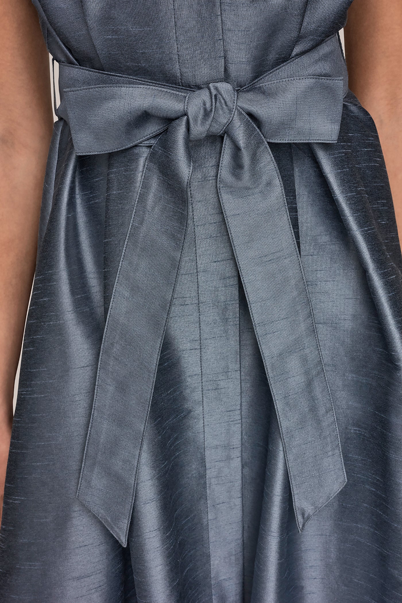 SLEEVELESS V-NECK MIDI TIE-FRONT DRESS VIEW 5 | Cocktail & Party