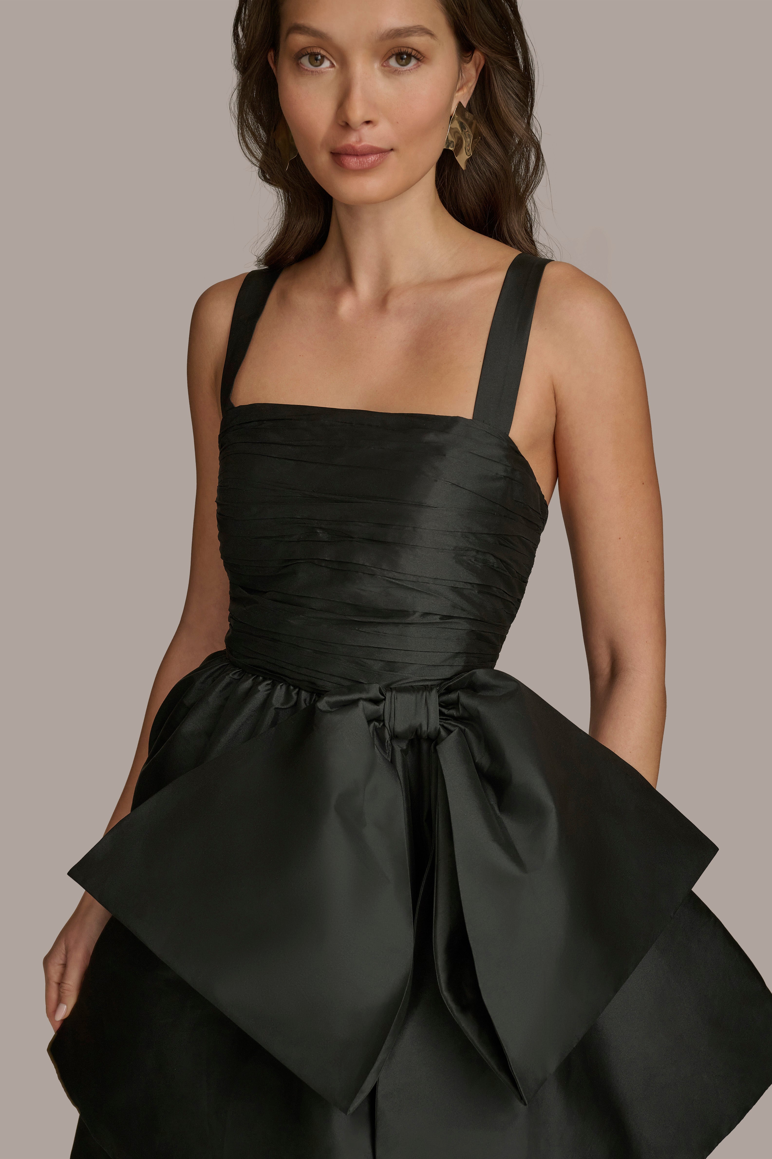 BALL GOWN WITH BIG BOW VIEW 8 | Black Dresses