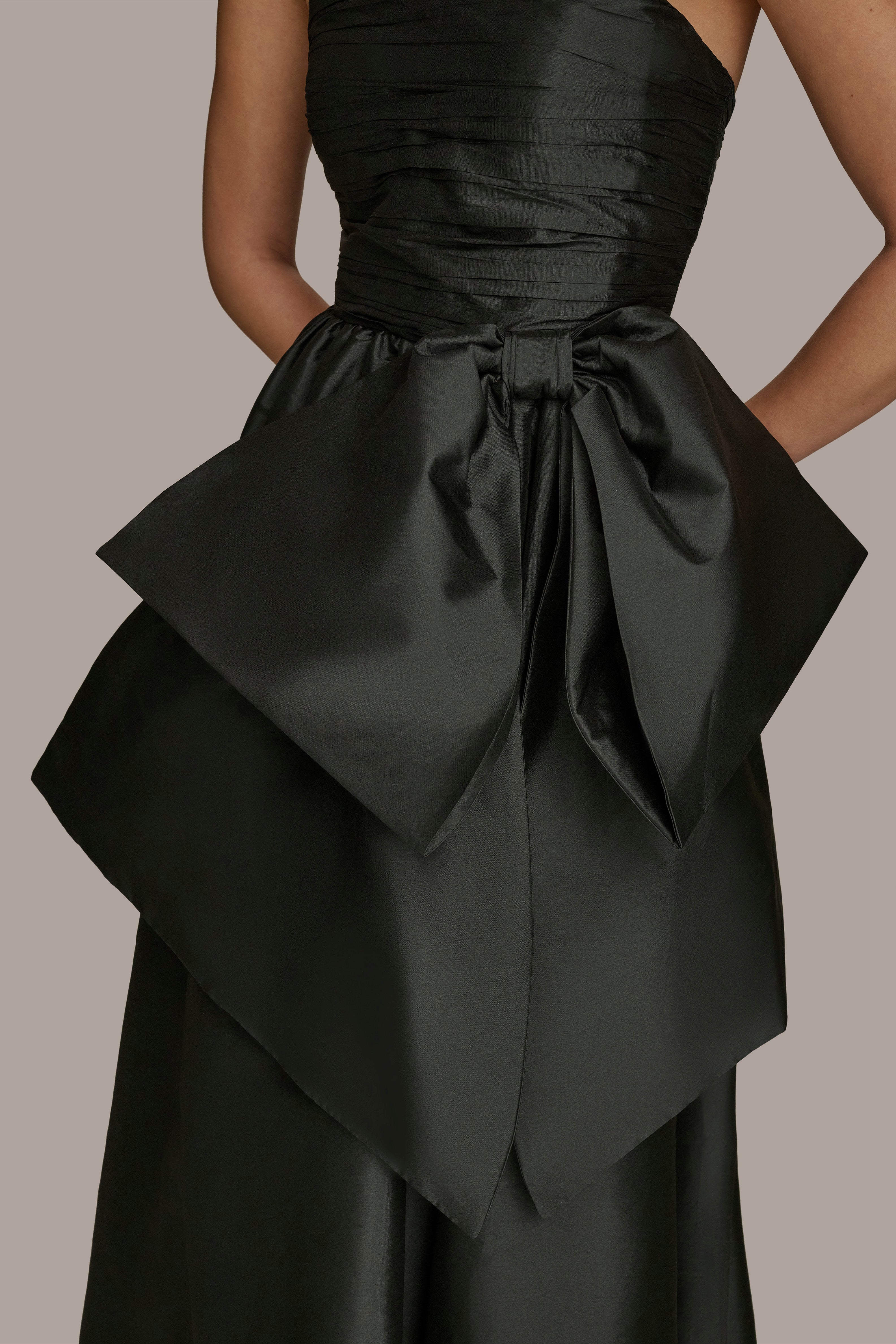 BALL GOWN WITH BIG BOW VIEW 7 | Black Dresses
