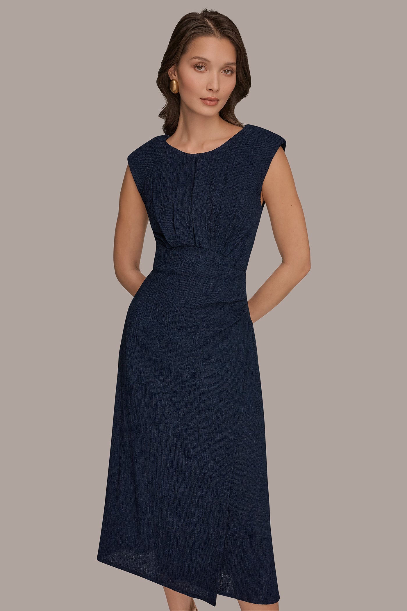 sleeveless ruched midi dress INEZ SLEEVELESS V-NECK RUCHED MIDI DRESS