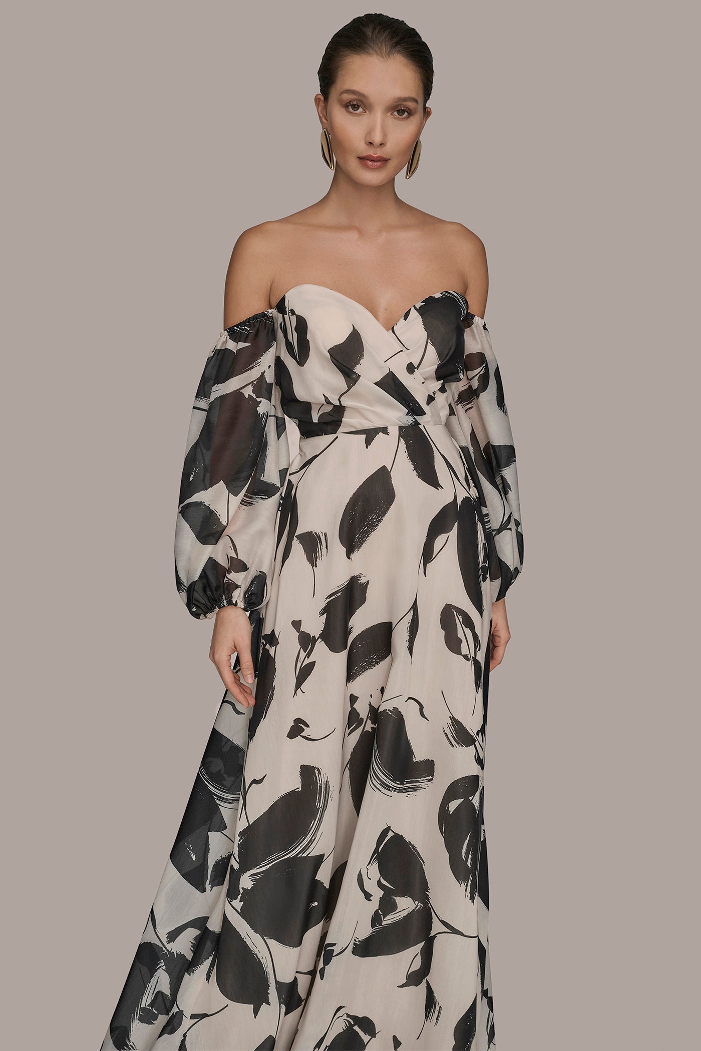 Donna Karan Women's Floral Print Sweetheart Neckline Puff Sleeve Gown Donna Karan Women's Floral Print Sweetheart Neckline Puff Sleeve Gown