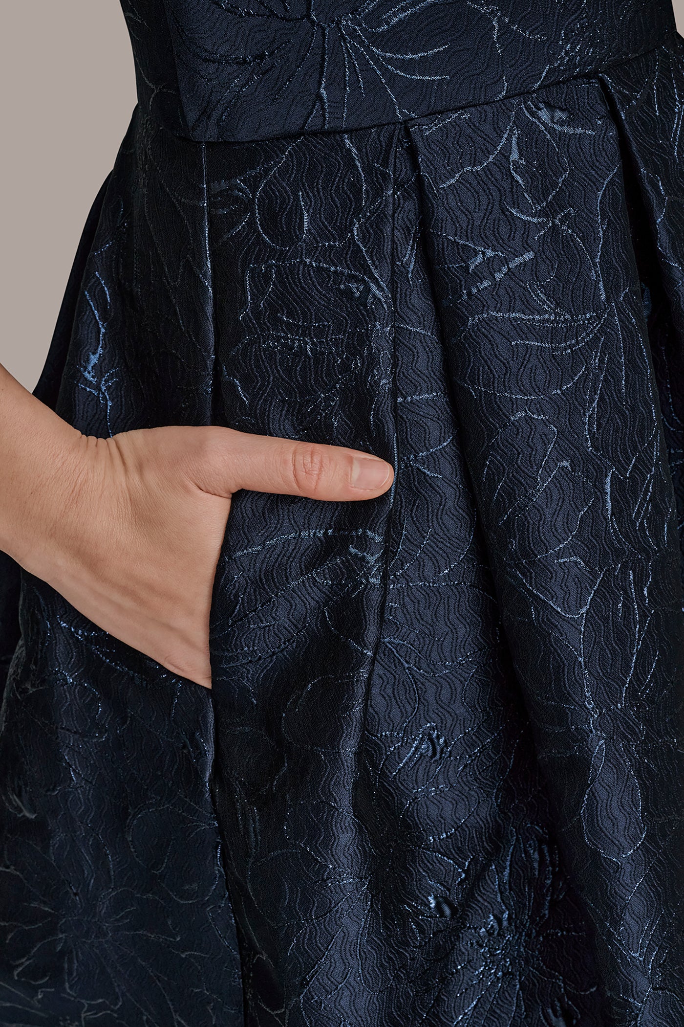 METALLIC FLORAL-JACQUARD ONE-SHOULDER BALL GOWN VIEW 6 | Event Dressing