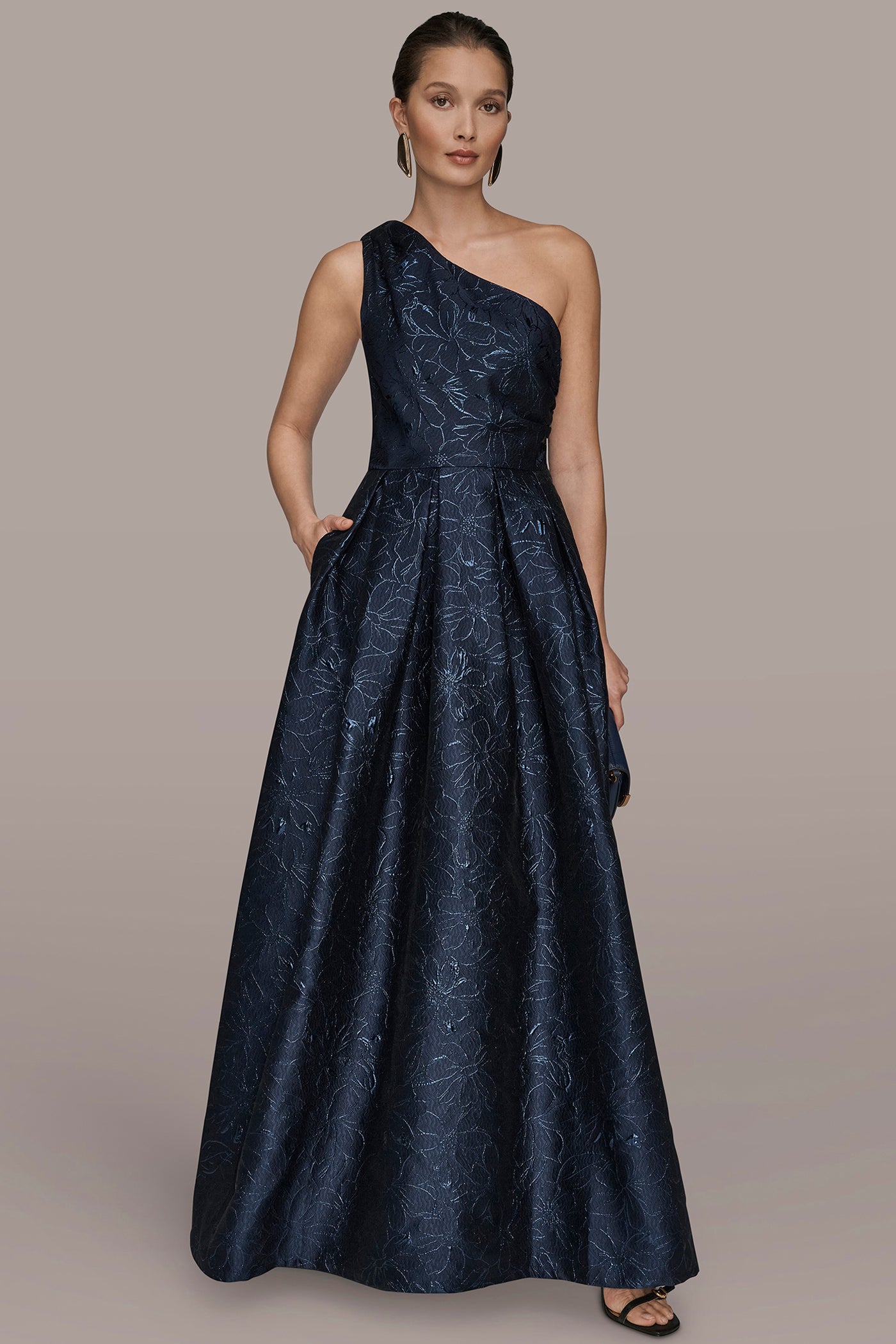 Special Occasions: Elegant Gowns for Every Affair | Donna Karan Special Occasions: Elegant Gowns for Every Affair | Donna Karan