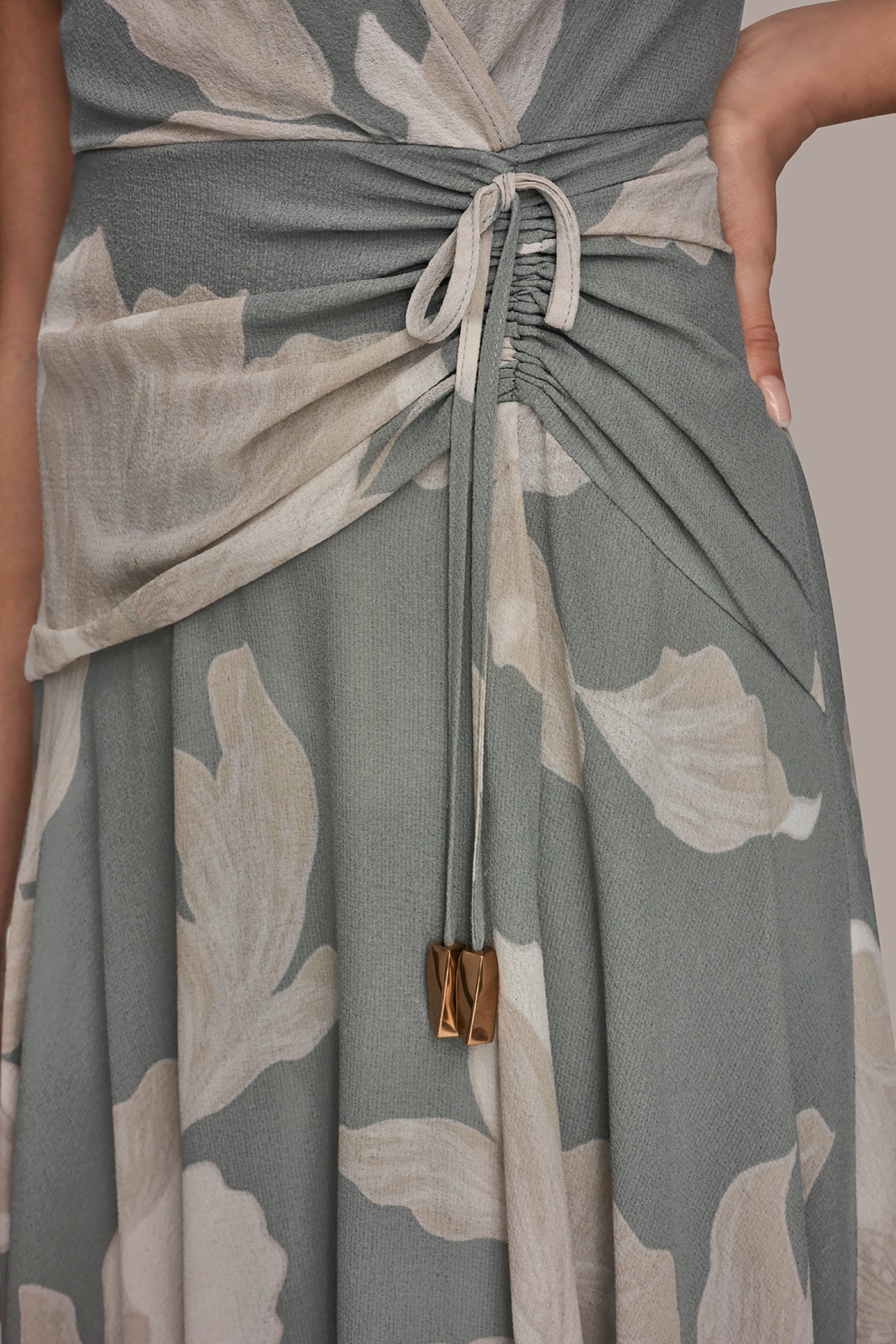 CHIFFON FLORAL WRAP-EFFECT MIDI DRESS VIEW 4 | Dresses & Jumpsuits