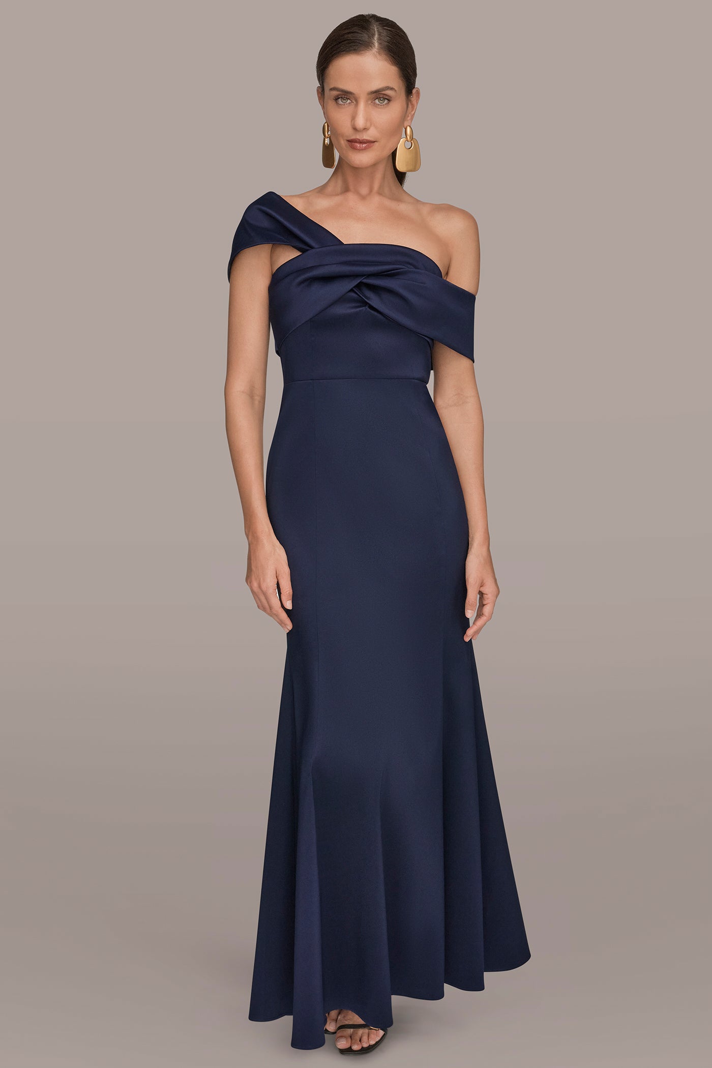 Best Black Tie Black Dress Styles for Formal Events | Donna Karan Best Black Tie Black Dress Styles for Formal Events | Donna Karan