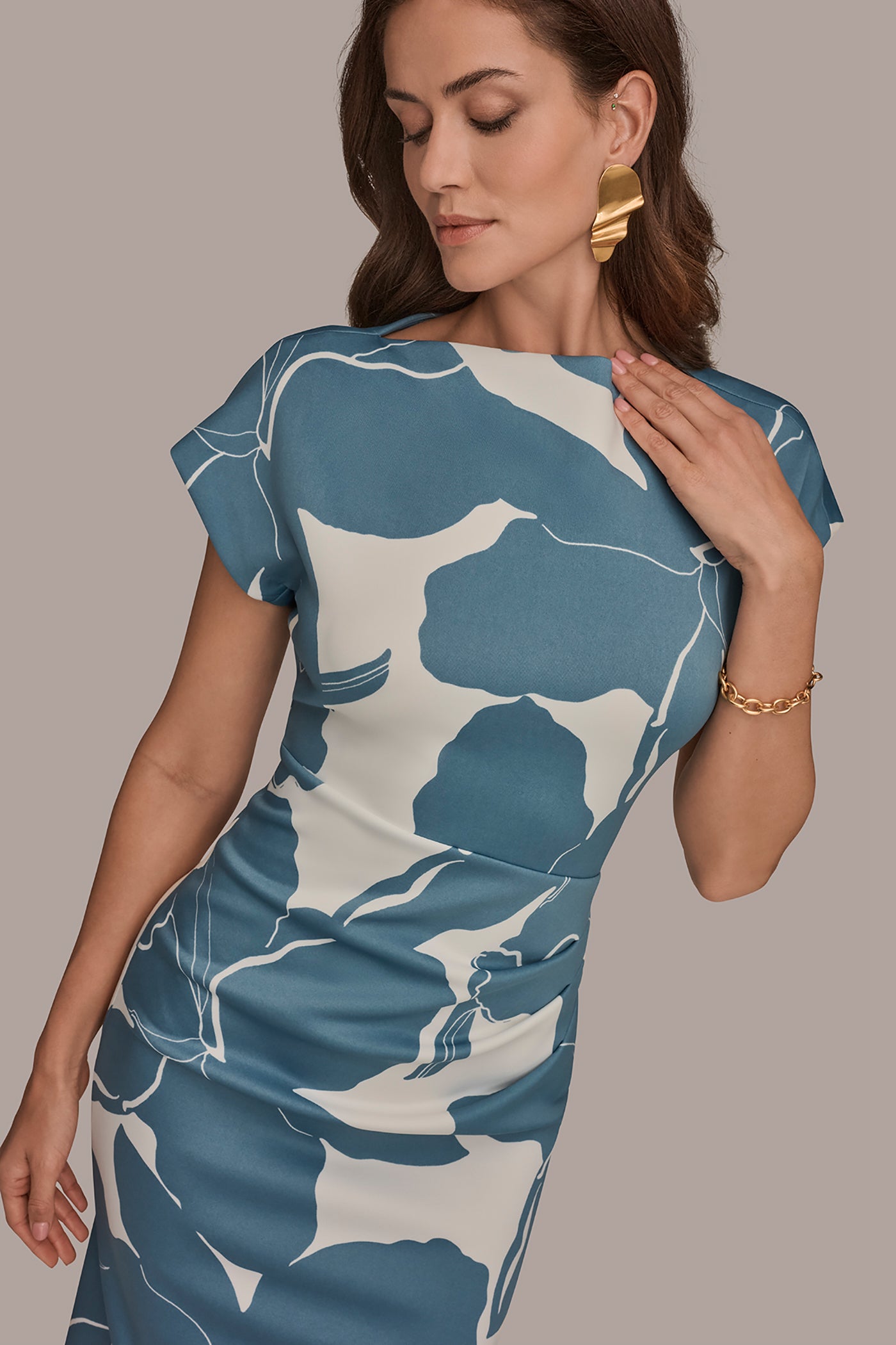 CAP SLEEVE FLORAL SCUBA SHEATH VIEW 4