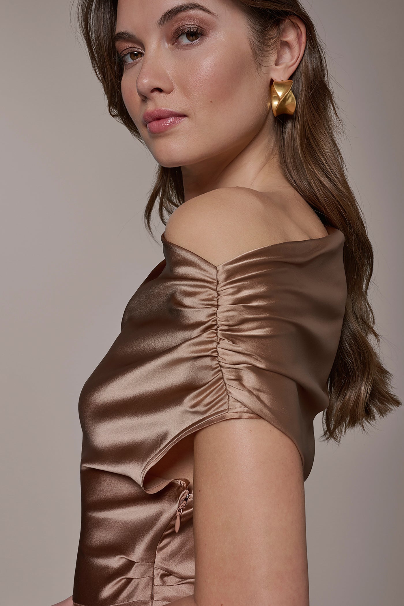 SILK-CHARMEUSE ONE-SHOULDER ASYMMETRIC MIDI A-LINE DRESS VIEW 4