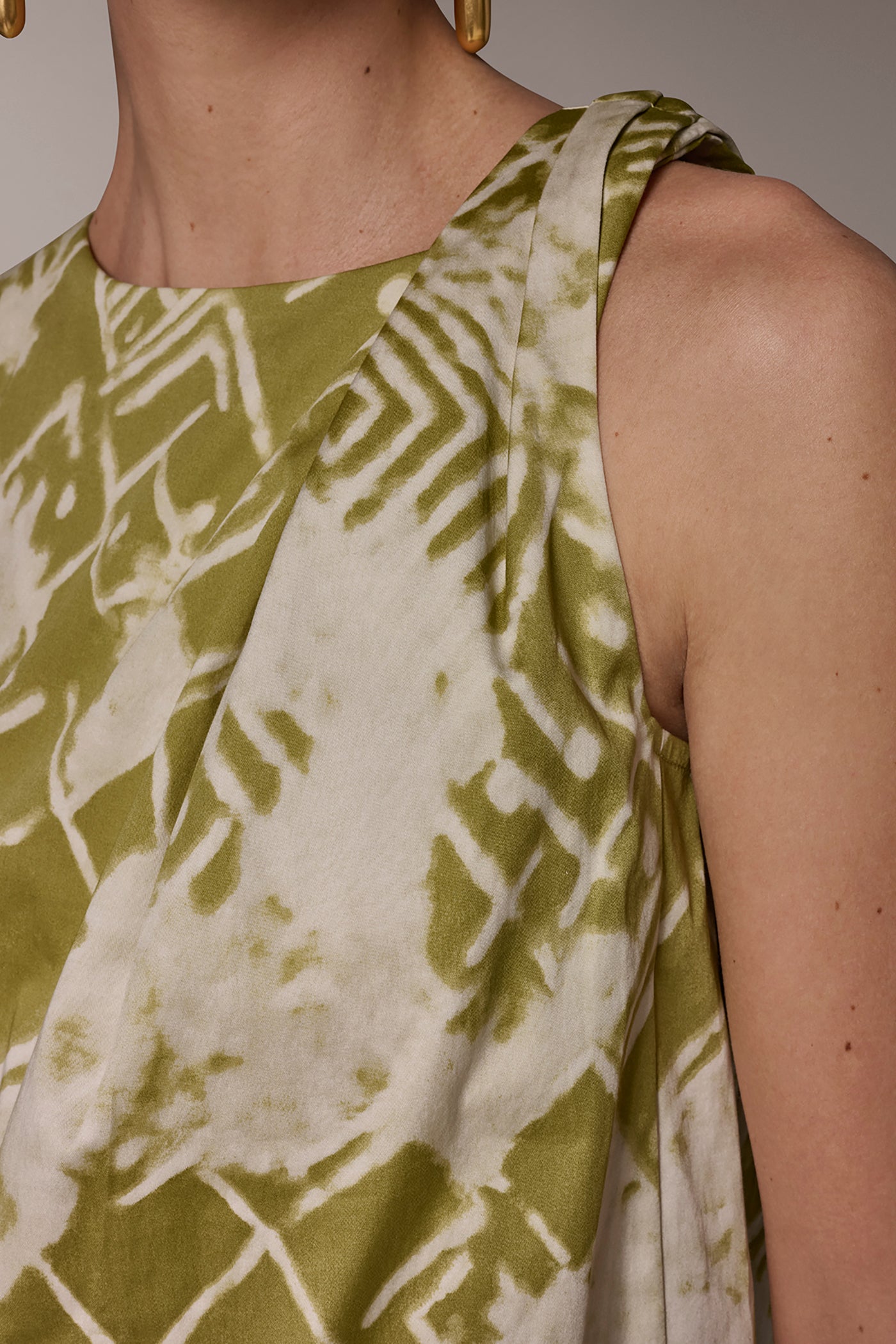 COTTON-SATEEN TWIST SHOULDER SHIFT DRESS VIEW 6 | All Products