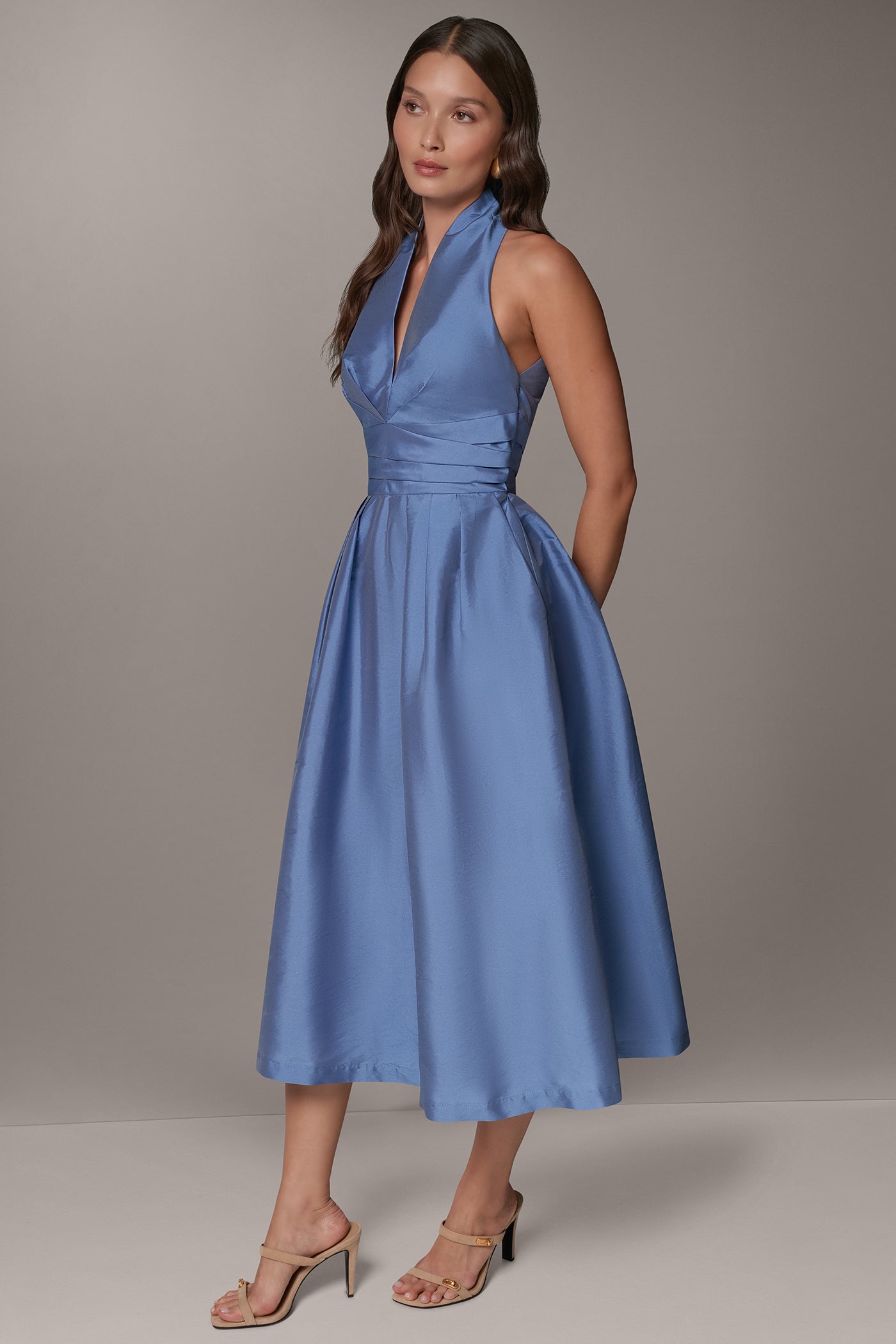 MIDI HALTER V-NECK DRESS VIEW 4