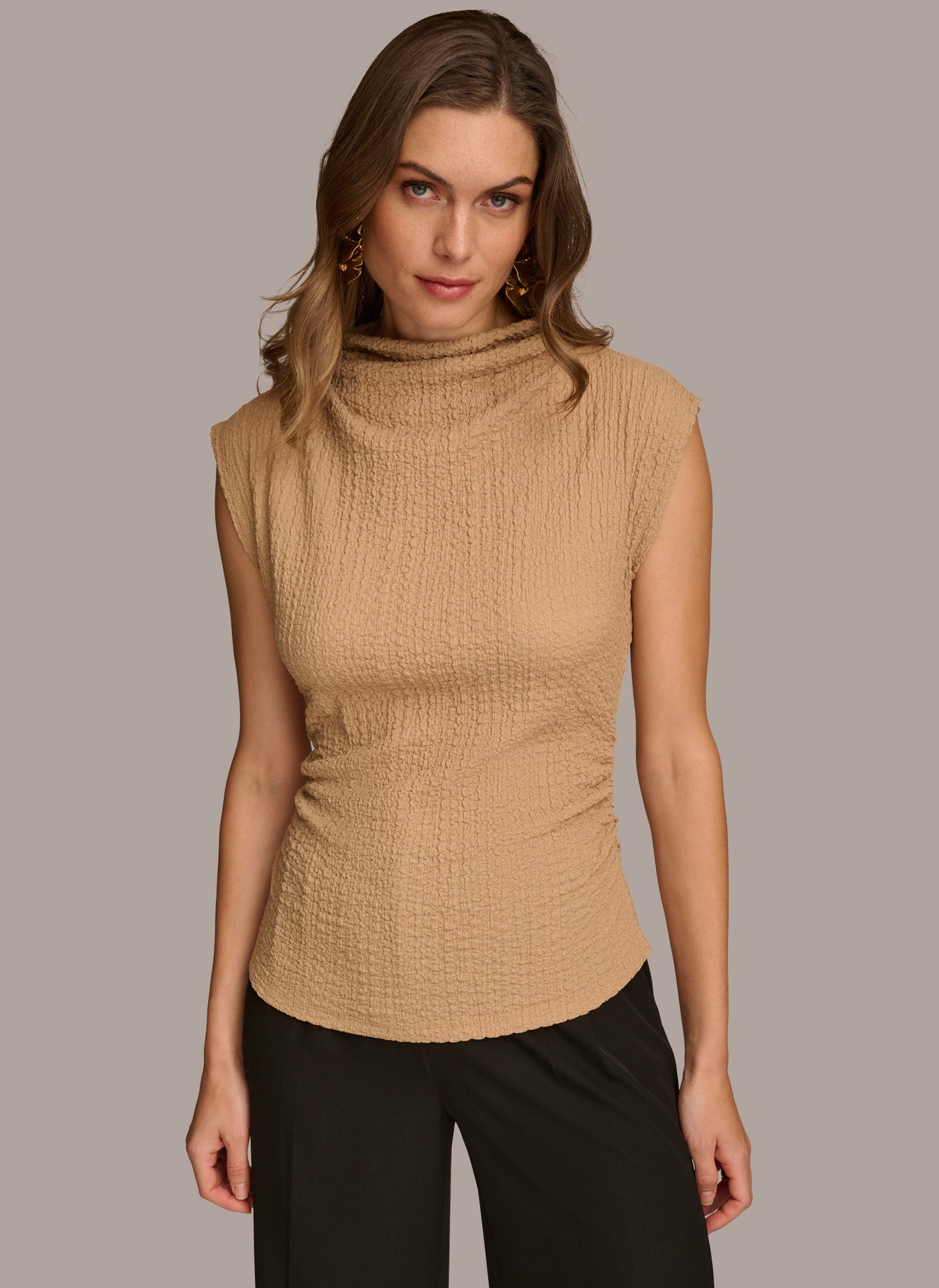 TEXTURED MOCKNECK TOP WITH RUCHING