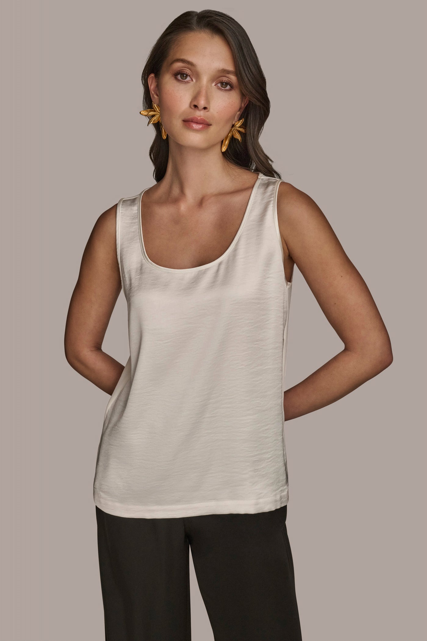 SCOOP NECK SHELL | View 1 | Tops
