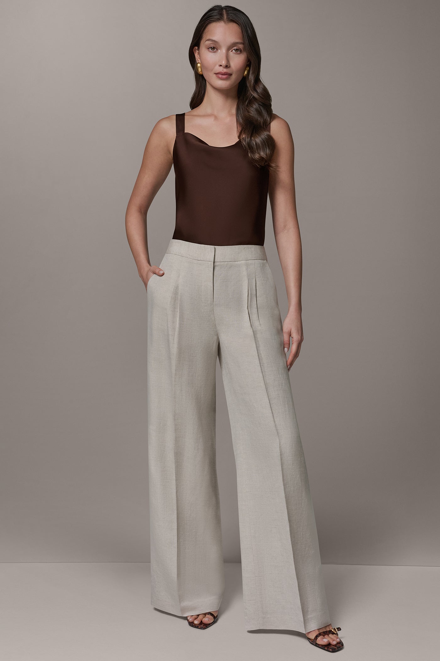 MID-RISE PLEATED WIDE-LEG PANT VIEW 6